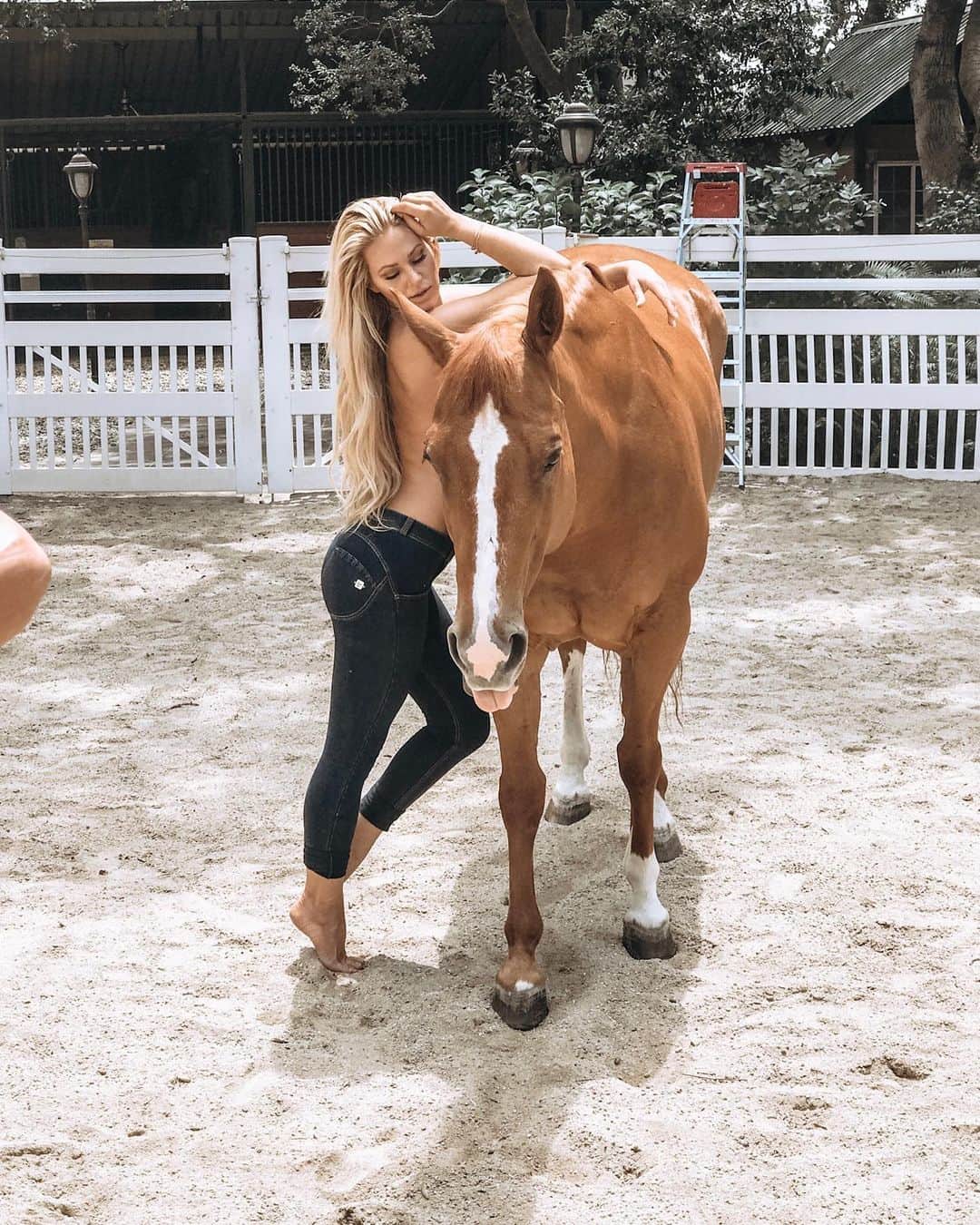 Kindly Myersさんのインスタグラム写真 - (Kindly MyersInstagram)「Horsing Around shooting for @maximmag with @joedamaso」6月9日 0時01分 - kindlymyers