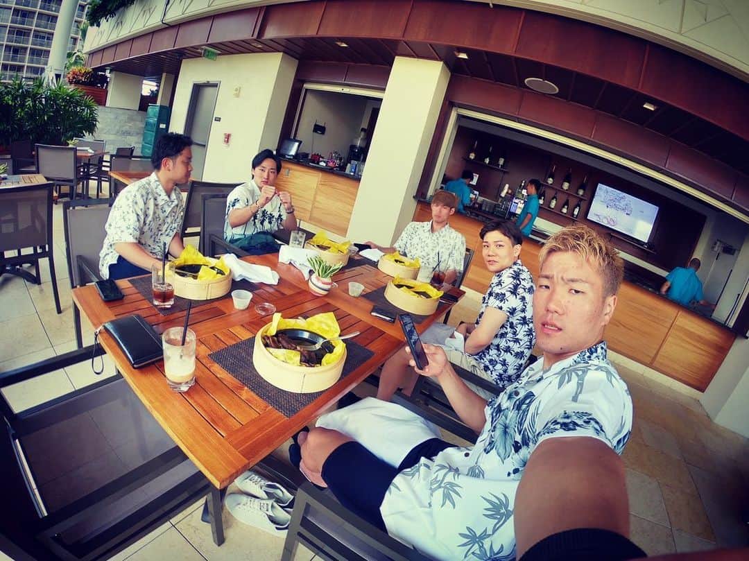 のインスタグラム：「Hawaii🌺  #uno  #marriage #blessed  #おめでとうございます🎉」