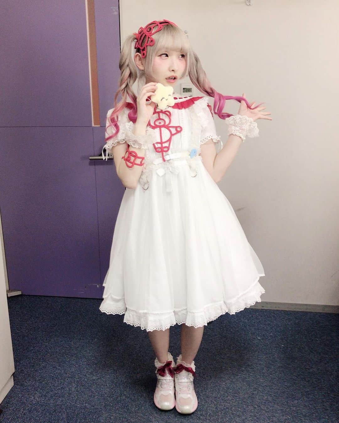 ようなぴさんのインスタグラム写真 - (ようなぴInstagram)「#fashion #kawaii #kawaiifashion #harajukufashion #sweetlolita #hairstyle #haircolor #twintails #hairarrange #angelicpretty #ぺへもりっけ #新shock感 #テレビ東京」6月8日 18時44分 - younapichan