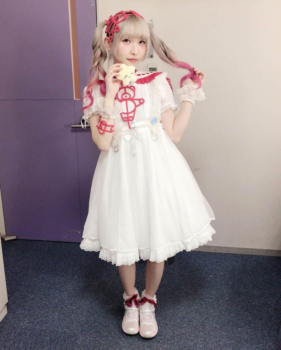 ようなぴさんのインスタグラム写真 - (ようなぴInstagram)「#fashion #kawaii #kawaiifashion #harajukufashion #sweetlolita #hairstyle #haircolor #twintails #hairarrange #angelicpretty #ぺへもりっけ #新shock感 #テレビ東京」6月8日 18時44分 - younapichan