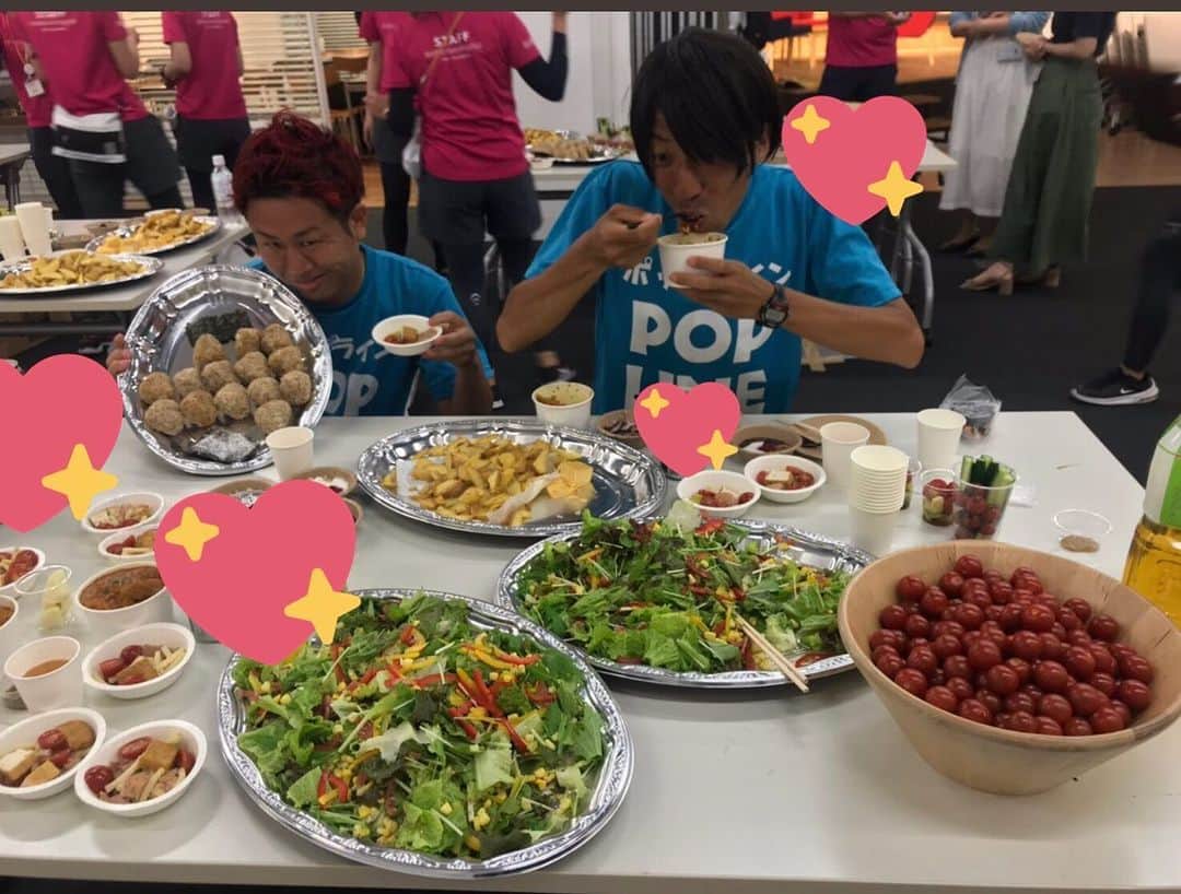 竹本カズキのインスタグラム：「【#九州縦断飯】 アフターパーティーに参加させて頂きカロリー大量摂取👍  いいね数×1円 リツイート数×5円 が食費になります！  今日くらいたらふく食べたい🥺 いいね、リツイートよろしくお願いします🙏 〆切は明日朝6時  #ポップライン #ポップラインのランニング魂  #九州縦断の旅」