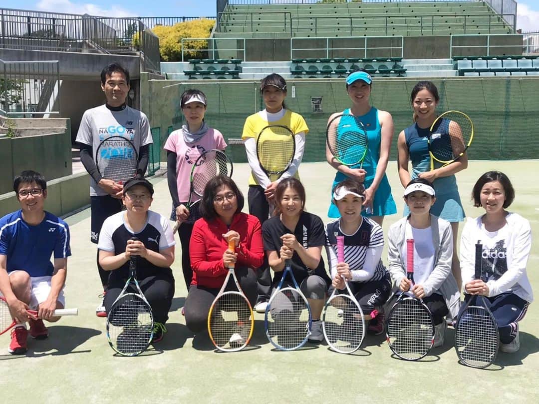 吉冨愛子 さんのインスタグラム写真 - (吉冨愛子 Instagram)「今日は中部みらい市テニススクールのお手伝いをさせていただきました。 小さい頃から数えきれない程試合をした東山公園での久しぶりのテニス。 思い出がたくさん詰まったコートで皆さんに楽しんで頂けて良かったです！  このまま韓国遠征です！  #tennis #テニス #イベント #名古屋 #東山公園 #東海 #愛知 #中部 #みらい #babolat #adidas #aero」6月8日 18時58分 - aiko_yoshitomi