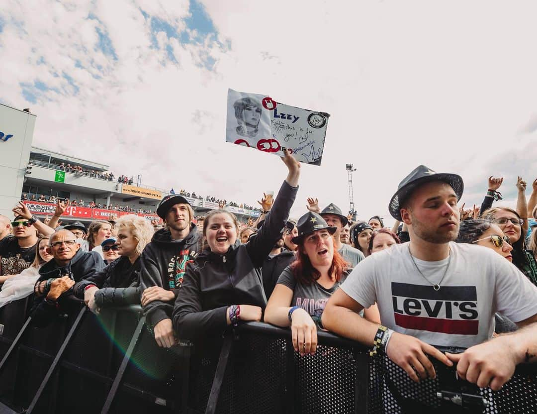 ジー・ヘイルさんのインスタグラム写真 - (ジー・ヘイルInstagram)「Nürburgring, Germany. @rockamringofficial #rockamring2019 photos by @judyhwon」6月8日 19時03分 - officiallzzyhale