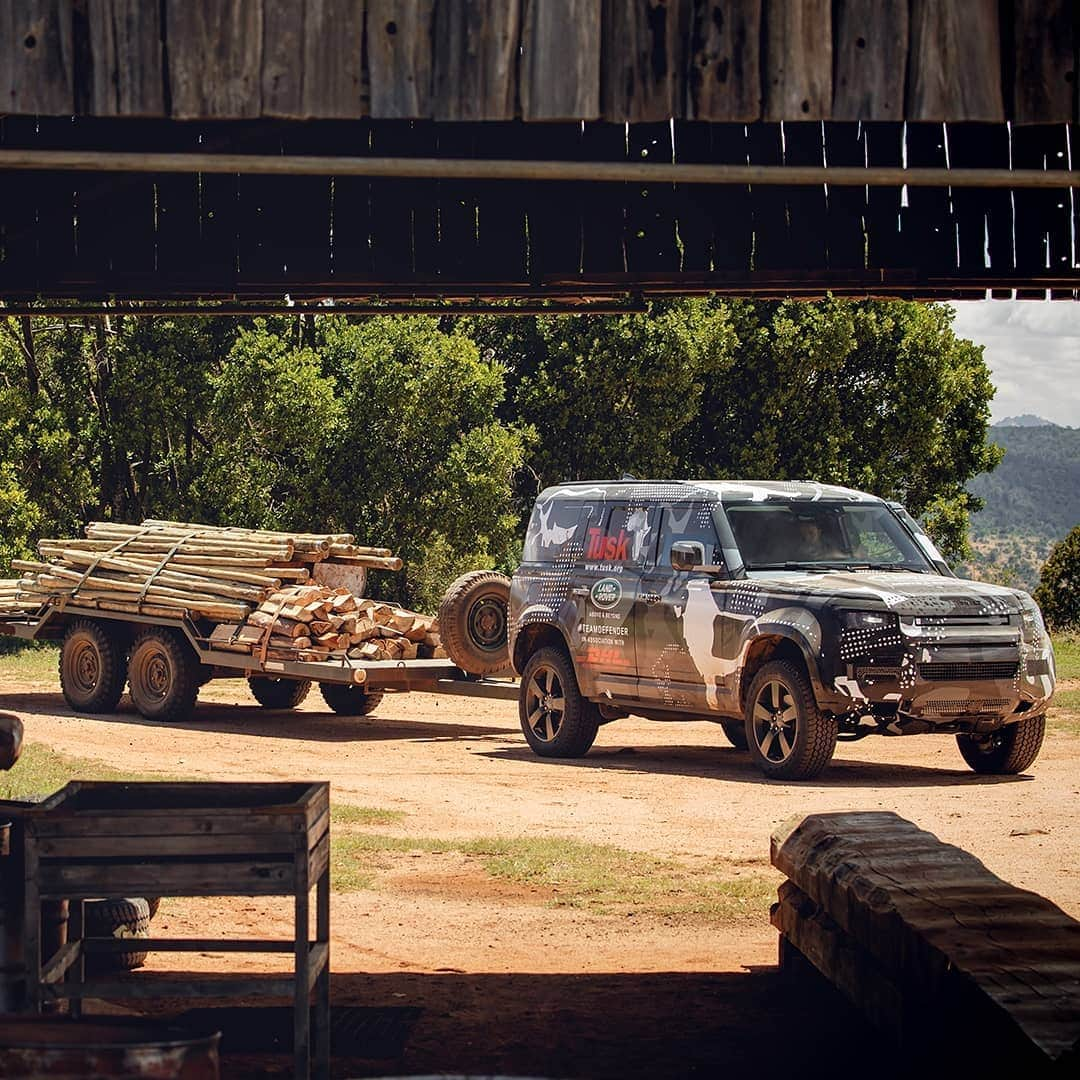 Land Roverさんのインスタグラム写真 - (Land RoverInstagram)「Trusted partners. Find out how Land Rover and @tusk_org, are coming together in the fight to raise awareness of the decline in lion populations across Africa with the help of the new #LandRover #DEFENDER. Tap the link in our bio to see more.  #LandRover #TeamDefender #LandRoverDefender #NewDefender #Best4x4xFar #OffRoad #4x4 #Testing #Carsofinstagram #Instacar #SUV #CarLifestyle #Adventure #Adventuring #Animals #AnimalConservation #Conservation #Africa #Borana #YearoftheLion @kenyawildlifeservice @boranaconservancy @boranalodge #AllForConservation #Borana #BoranaConservancy #Laikipia @lionlandscapes」6月8日 19時10分 - landrover