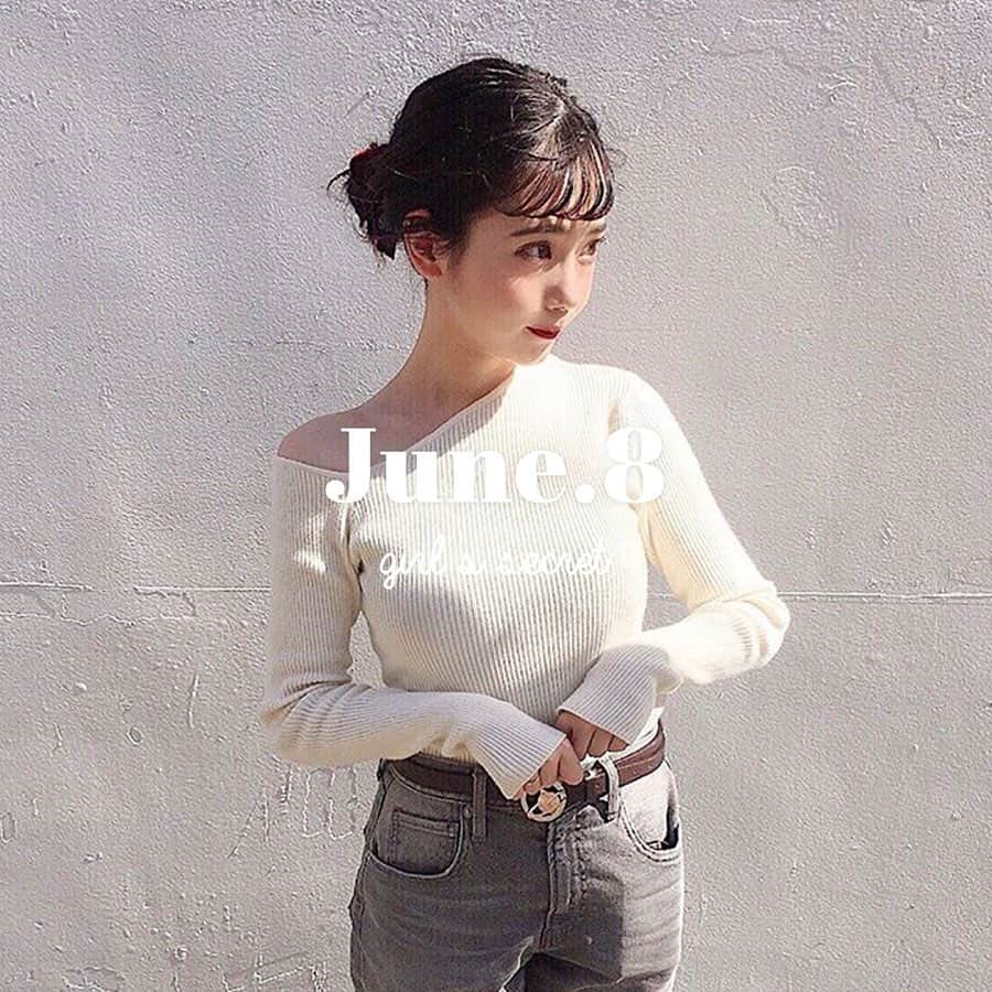 PATRA magazineさんのインスタグラム写真 - (PATRA magazineInstagram)「6/8♡スワイプしてね👉「アシンメトリーで周りと差をつける」 . 巷で話題の「アシンメトリー」。上下・左右異なるデザインは、自然と視線を集められるからみんなもgetしてね♡ . . Thank you 🌹  @yukimuchi20 / @p___y___q @lgmyuu_29 / @yukkkimin @97syw / @momoka_85 @sktn_0313 . . 今女の子の中で流行っているコトやITEMがあればPATRAをタグ付けして教えてね❤︎ 皆さんのすてきな投稿をぜひ紹介させてください！ . . #PATRA #お洒落さんと繋がりたい #おしゃれさんと繋がりたい #アシンメトリー #素材 #デザイン #ワンショルダー #トップス #ビスチェ #ネイル」6月8日 19時12分 - patra__jp
