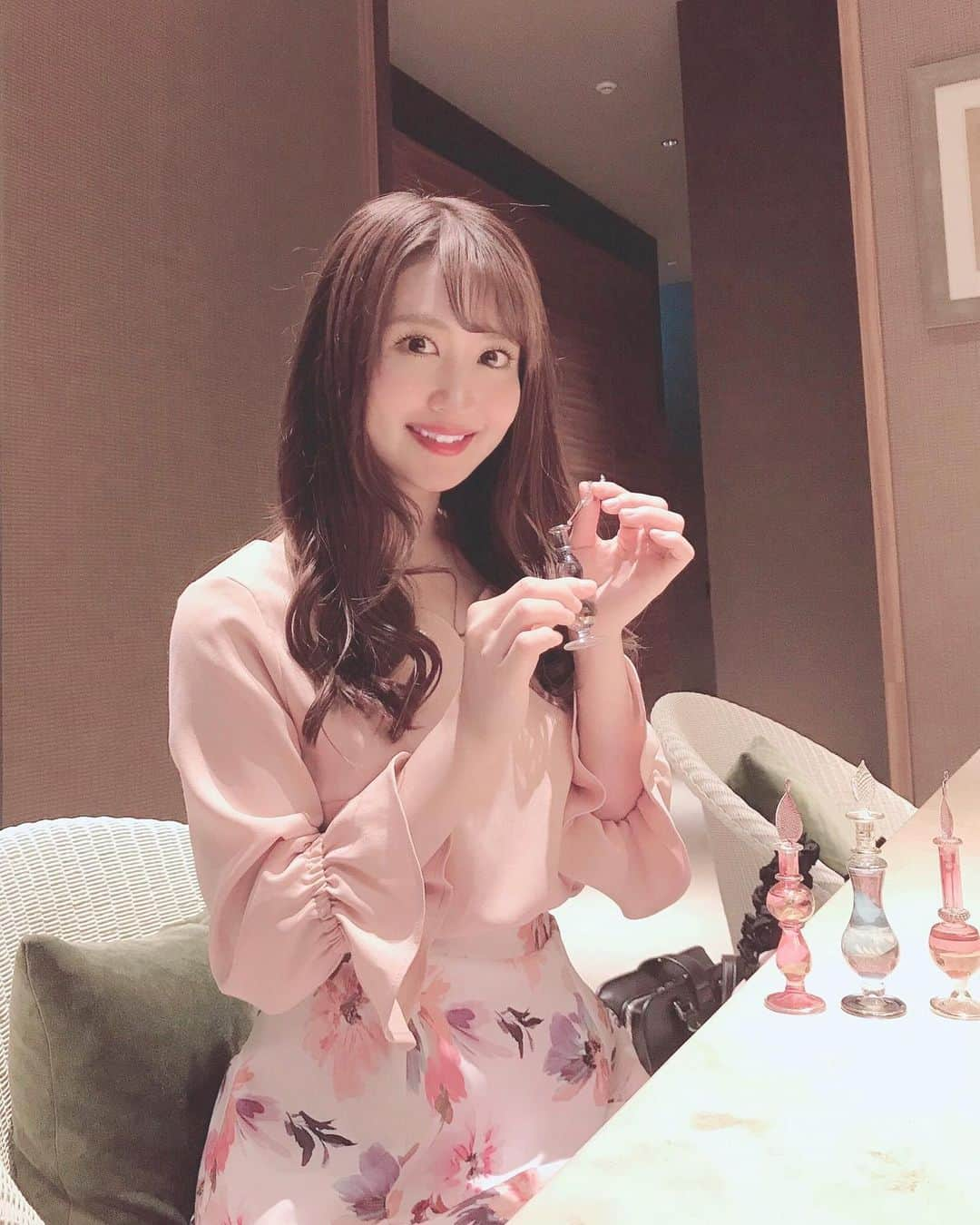 沢井里奈さんのインスタグラム写真 - (沢井里奈Instagram)「♡ . 先日、月一の自分へのご褒美に 檸檬ビューティースパさんへ🍋💕💕 . 今回もボディのデトックスエナジーコースを 受けてきました👒🌼💕💕 . 起きてようと思ってても 気付いたらいつも寝ちゃってる🥺💭笑 とっても身体が軽くなります☺️💓💓 . #spa #massage #rirandture #ootd #coordinate #fashion #makeup #love #instagood #instagramjapan #japanesegirl #檸檬ビューティースパ #檸檬beautyspa #スパ #エステ #ブライダルエステ #エステサロン #リンパマッサージ #マッサージ #バストアップ #リフレッシュ #リラクゼーション #美容 #栄 #伏見 #広小路クロスタワー #沢井里奈」6月8日 19時19分 - sawairina