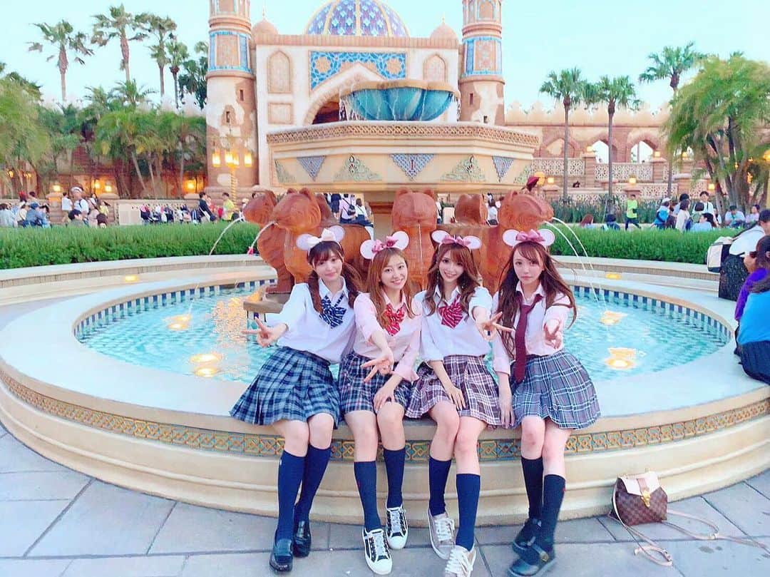 桜咲乃愛さんのインスタグラム写真 桜咲乃愛instagram 制服ディズニー ピンクのワイシャツ買い忘れて白 制服ディズニー 制服 制服コス 制服コーデ 制服デート ディズニー ディズニーシー 東京ディズニーシー 6月8日 19時25分 Noasama1101