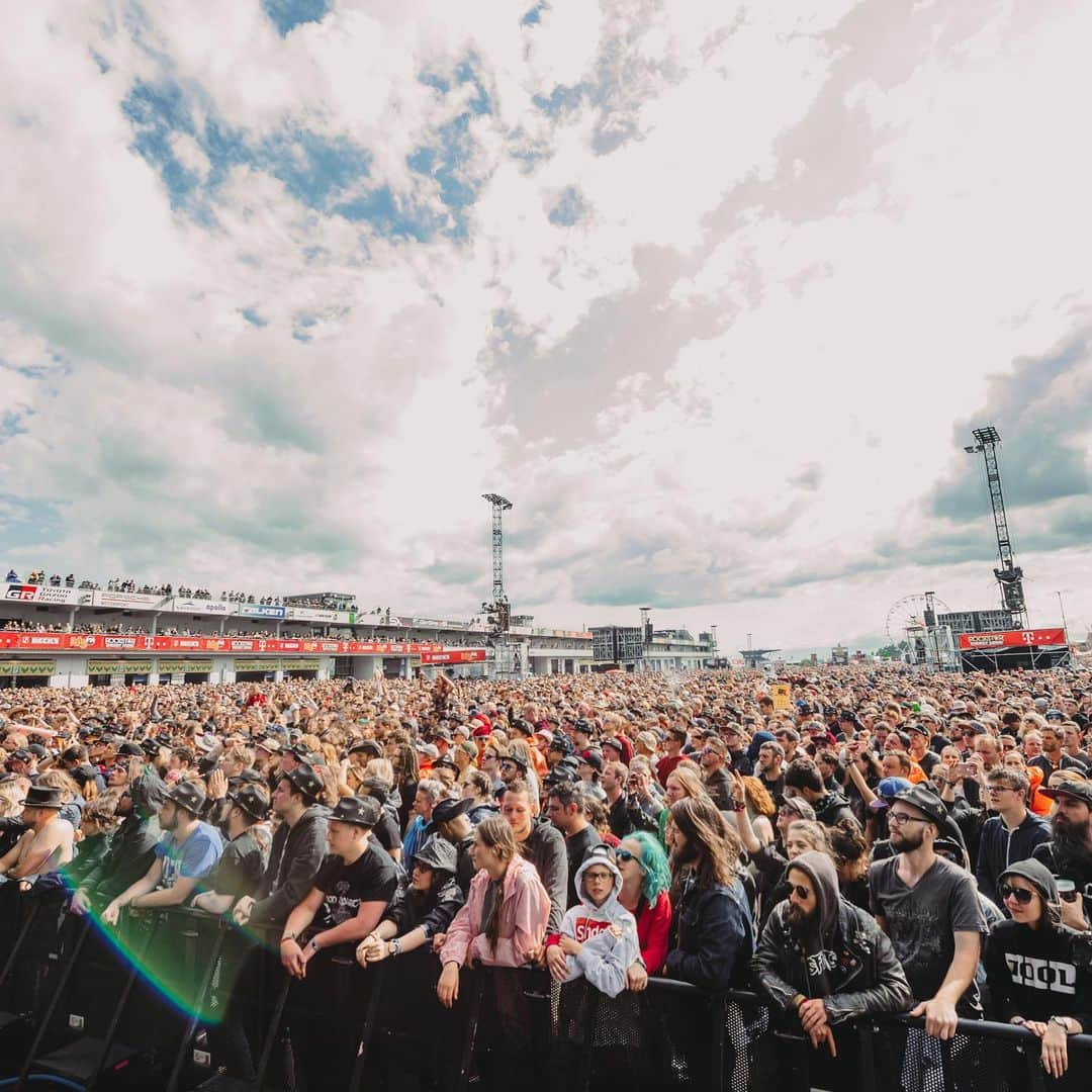 ジー・ヘイルさんのインスタグラム写真 - (ジー・ヘイルInstagram)「Thank you so much! Nürburgring Germany. @rockamringofficial #rockamring2019 photos by @judyhwon」6月8日 19時33分 - officiallzzyhale