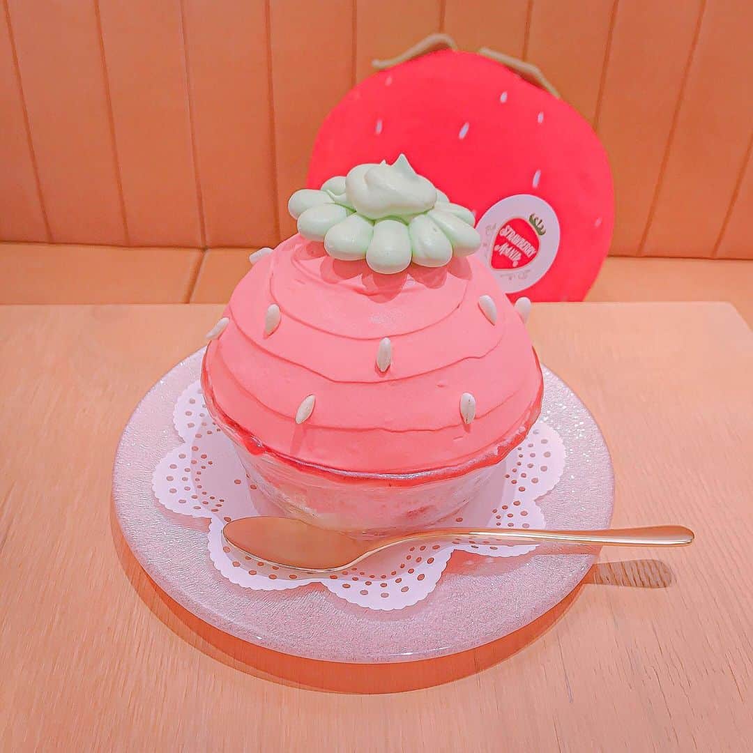江崎びす子さんのインスタグラム写真 - (江崎びす子Instagram)「いちごのカキ氷❣️🍓✨」6月8日 19時39分 - bisukoezaki