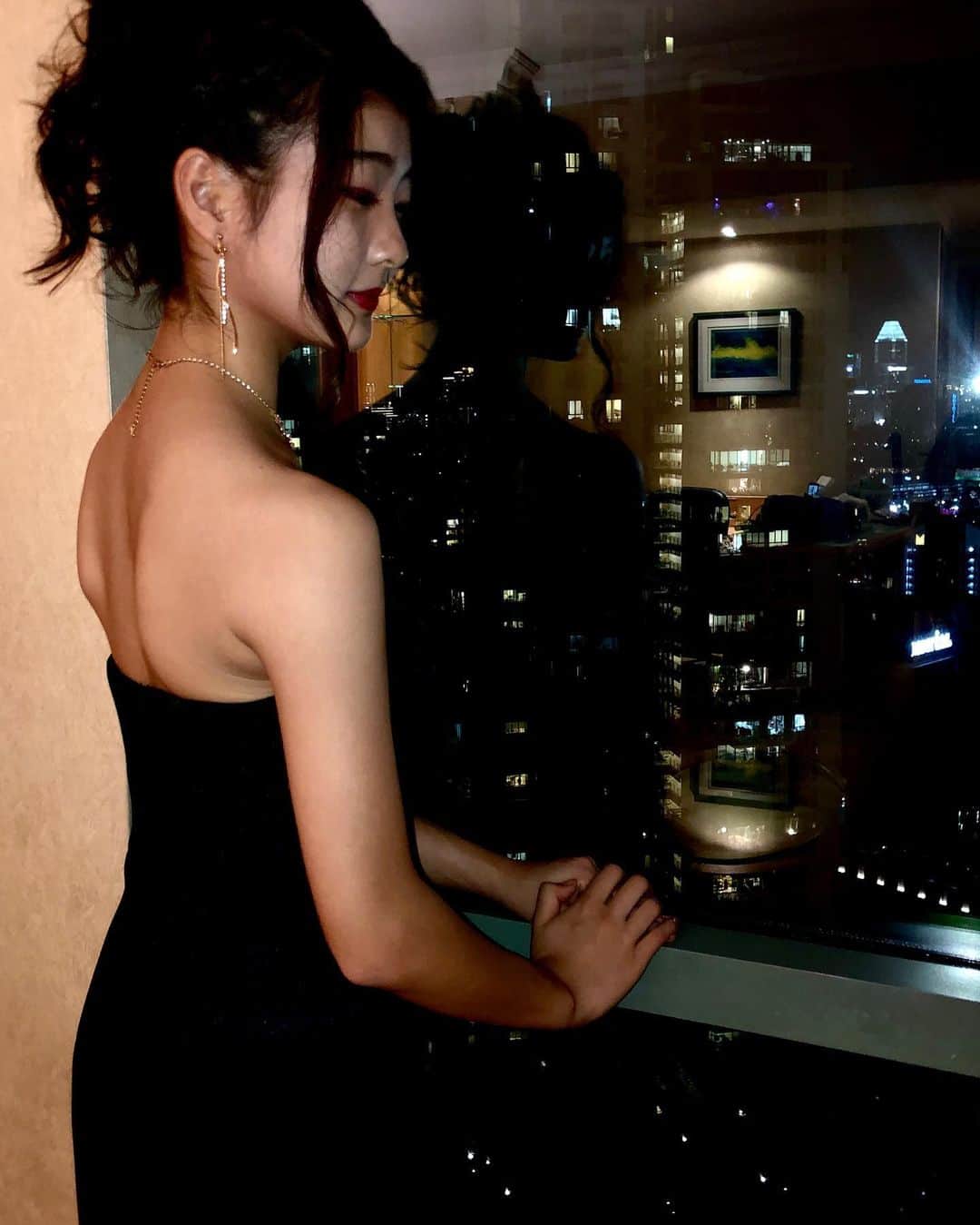 池田怜良のインスタグラム：「. My pro photographer @mimizuki.matsuda 🖤 #formals #夜景 #楽しかったね」