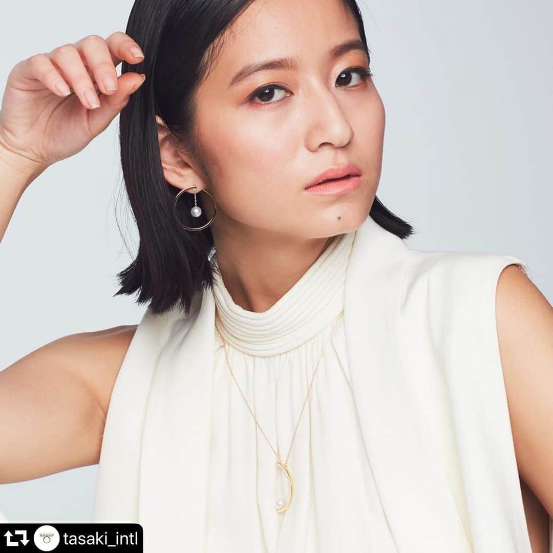 福井駅前ジュエリーパリさんのインスタグラム写真 - (福井駅前ジュエリーパリInstagram)「#repost @tasaki_intl ・・・ The combination of clean yellow-gold lines with pearls is the beautiful new creation, “kinetic”. The design sways with the wearers’ movements creating a captivates.  #TASAKI #kinetic #pearl」6月8日 20時09分 - j_paris_fukui