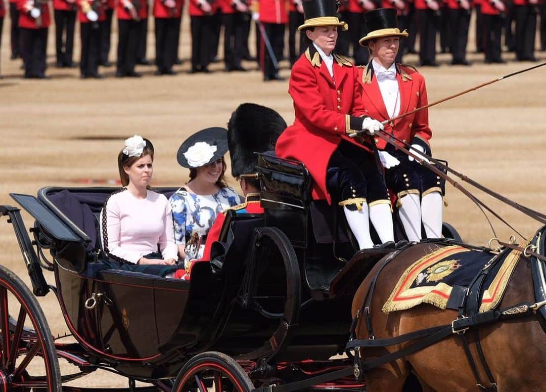 ロイヤル・ファミリーさんのインスタグラム写真 - (ロイヤル・ファミリーInstagram)「Today is Her Majesty The Queen’s Official Birthday! The Queen’s actual birthday is 21 April but is officially celebrated in June with #TroopingtheColour, which has marked the official birthday of the British Sovereign for over 260 years.  The Queen travels down The Mall from Buckingham Palace to Horse Guards Parade.  It is the 69th time The Queen has attended Trooping the Colour- a great display of military precision, horsemanship and fanfare.  Royal Colonels: The Prince of Wales (Welsh Guards), The Duke of Cambridge (Irish Guards), The Duke of York (Grenadier Guards) and The Princess Royal (The Blues and Royals) accompanied Her Majesty on horseback, along with The Duke of Kent, Royal Colonel of (Scots Guards) #QBP2019.  The Duchess of Cornwall, The Duchess of Cambridge and The Duke and Duchess of Sussex along with Princess Beatrice, Princess Eugenie and Jack Brooksbank, The Earl and Countess of Wessex and their children, are also in attendance at Trooping the Colour.  Swipe ⬅️ to see photographs from the carriage procession. 📷PA images」6月8日 20時21分 - theroyalfamily