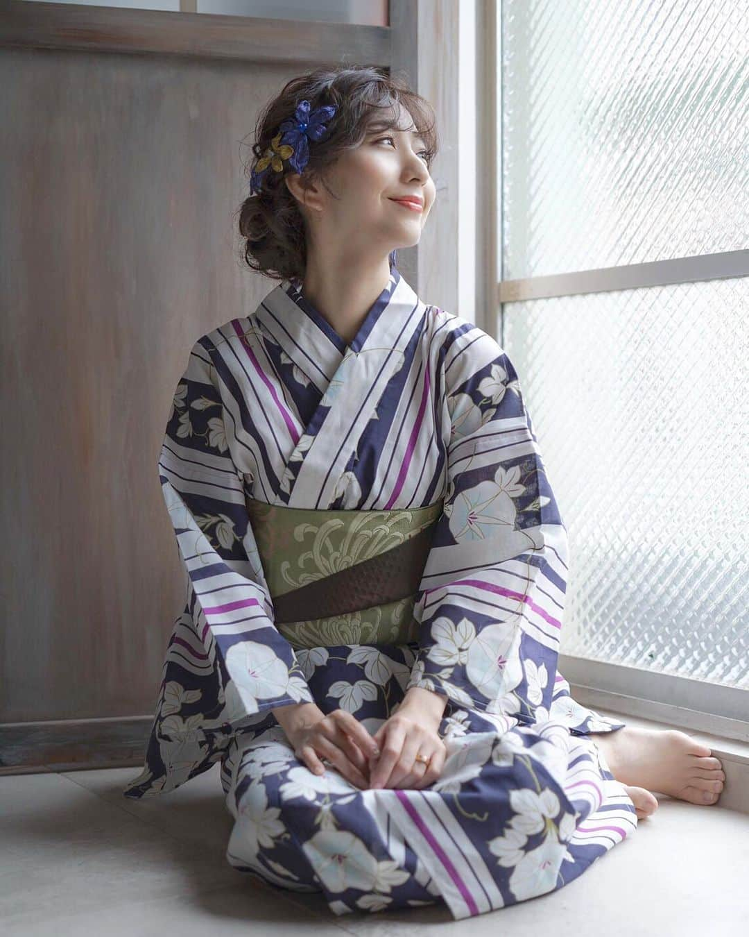 松尾 瞳さんのインスタグラム写真 - (松尾 瞳Instagram)「今年初浴衣👘💠 . #撮影 #浴衣 #ヘアアレンジ #浴衣ヘア #浴衣ヘアアレンジ #ヘアアクセサリー」6月8日 20時29分 - hitomimatsuo.09