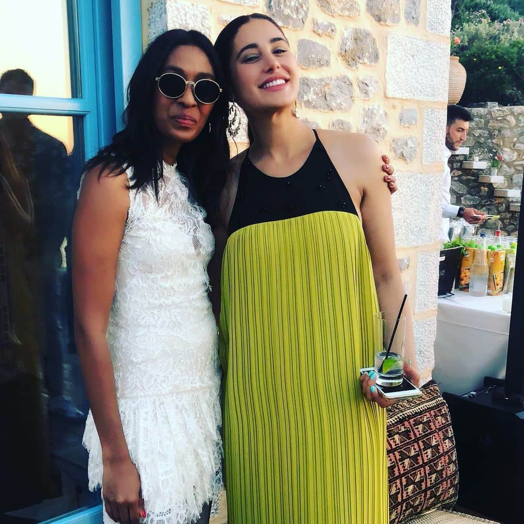 Nargis Fakhri さんのインスタグラム写真 - (Nargis Fakhri Instagram)「So happy to be a part of your celebration! ❤️ @alliaalrufai & @only.theo • now i have more friends to come see in Greece 🇬🇷🙌🏻 #ilovegreece dress : @aliabastamamkl」6月8日 20時39分 - nargisfakhri