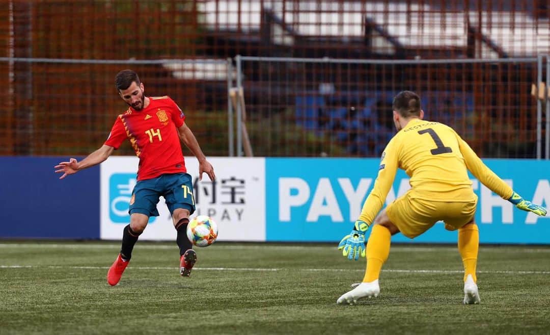 ホセ・ルイス・ガヤのインスタグラム：「3 puntos más!!! Vamos @sefutbol 🇪🇸⚽️」