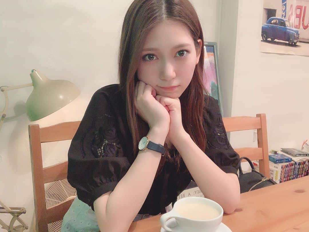 茂木忍のインスタグラム：「🤳☕️⌚️📚」