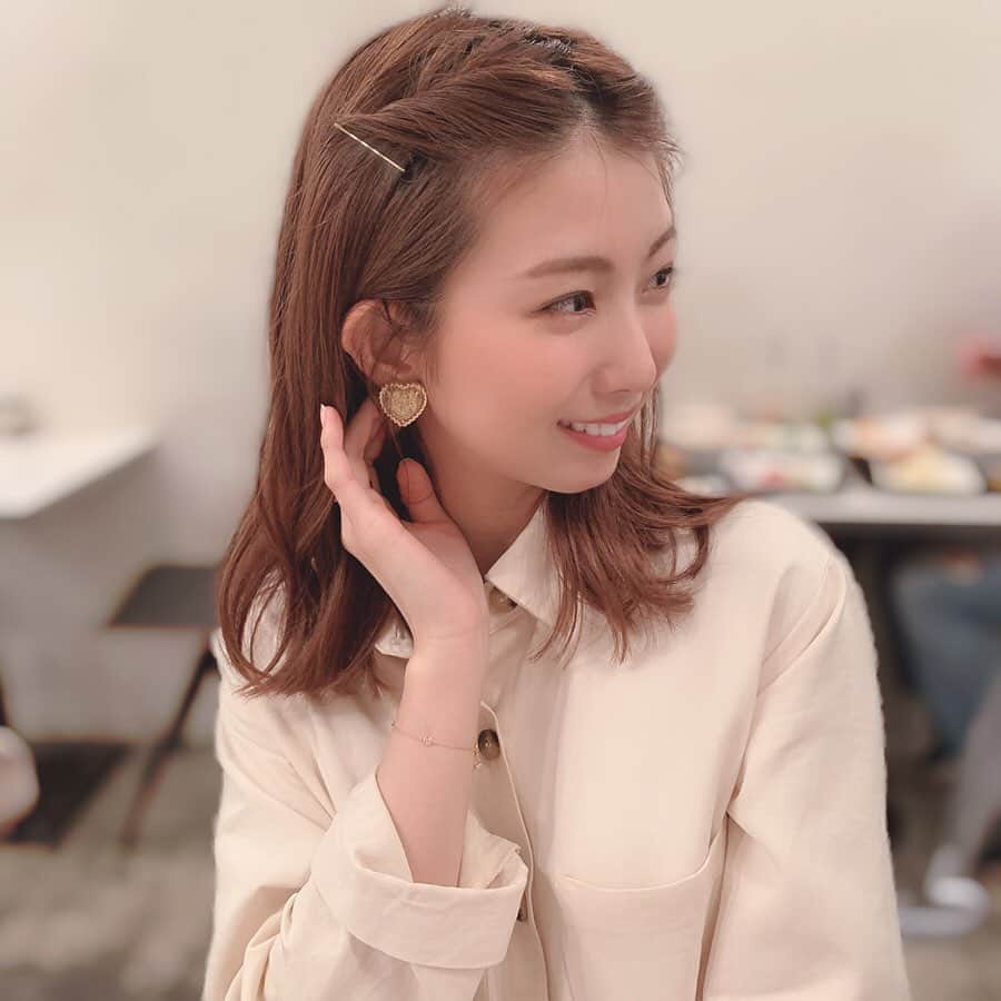 中島愛蘭さんのインスタグラム写真 - (中島愛蘭Instagram)「#liquem 展示会での購入品♥︎︎﻿ ﻿ 🍋ツイストハート・イヤリング﻿ 🍋レモンイヤリング（シャボン玉イエロー）﻿ 🍋オパール・リング﻿ ﻿ 買ってすぐ着けたよ☺️♥︎︎﻿ そして私もレモンイヤリングデビュー🍋♥︎︎﻿ 白いワンピースと合わせたいなぁ🥰﻿ 夏っぽくて可愛い🥺🥺！﻿ ﻿ 今日の21時から発売開始のようなので﻿ ぜひチェックしてみてね✨ ㅤㅤㅤㅤㅤㅤㅤㅤㅤㅤㅤㅤㅤ #accessory #earring #ring #heart #lemon #me #selfie #リキュエム #アクセサリー #イヤリング #リング #新作 #高橋有紀 #中島愛蘭」6月8日 21時00分 - aira_nakajima