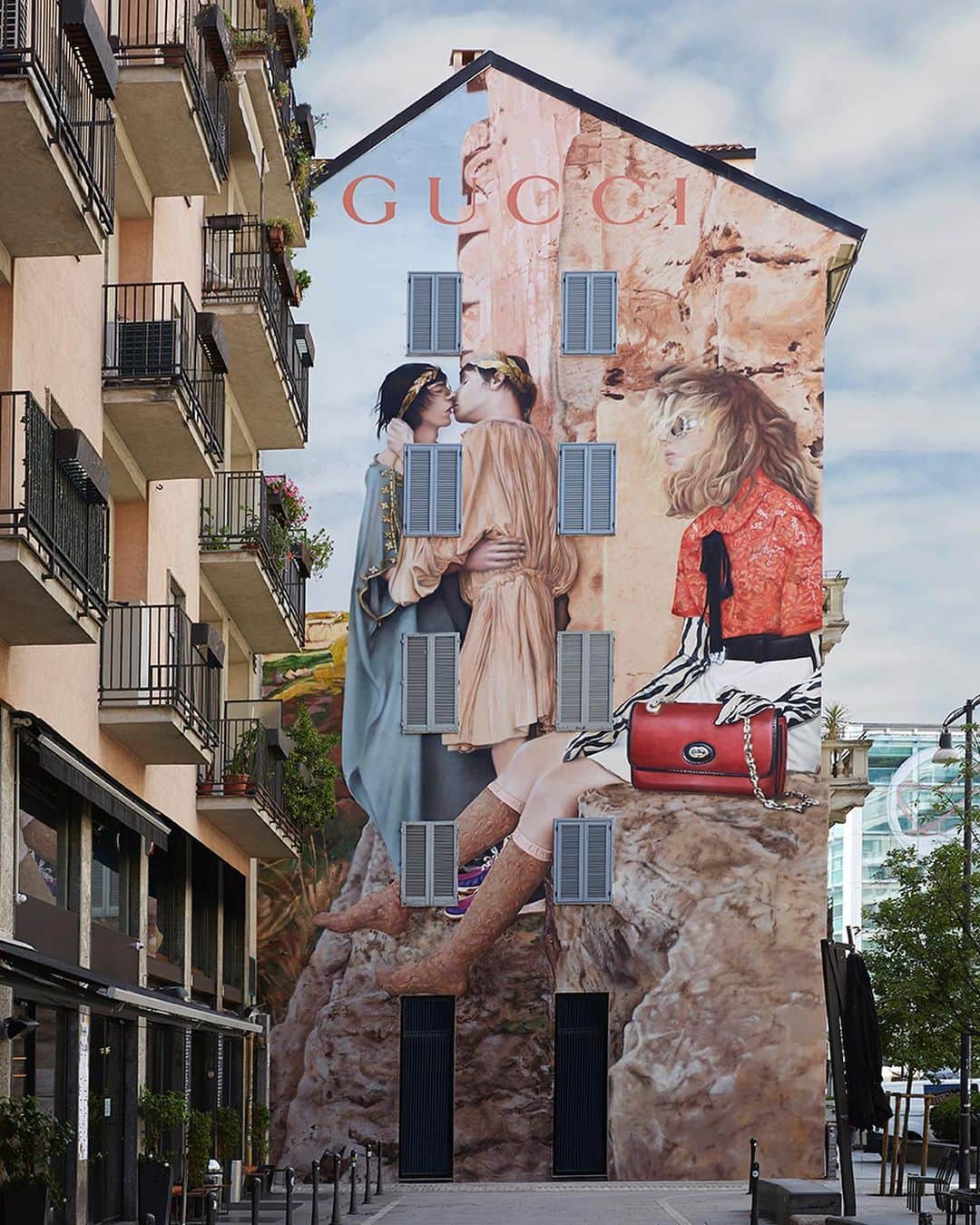 のインスタグラム：「For the #GucciPreFall19 campaign, Creative Director @alessandro_michele imagined a place suspended in time where diversities coexist harmoniously and youths are inspired by counter cultural groups. Images from the campaign appear on the #GucciArtWall in Milan, Mexico City and other locations around the world. #AlessandroMichele」