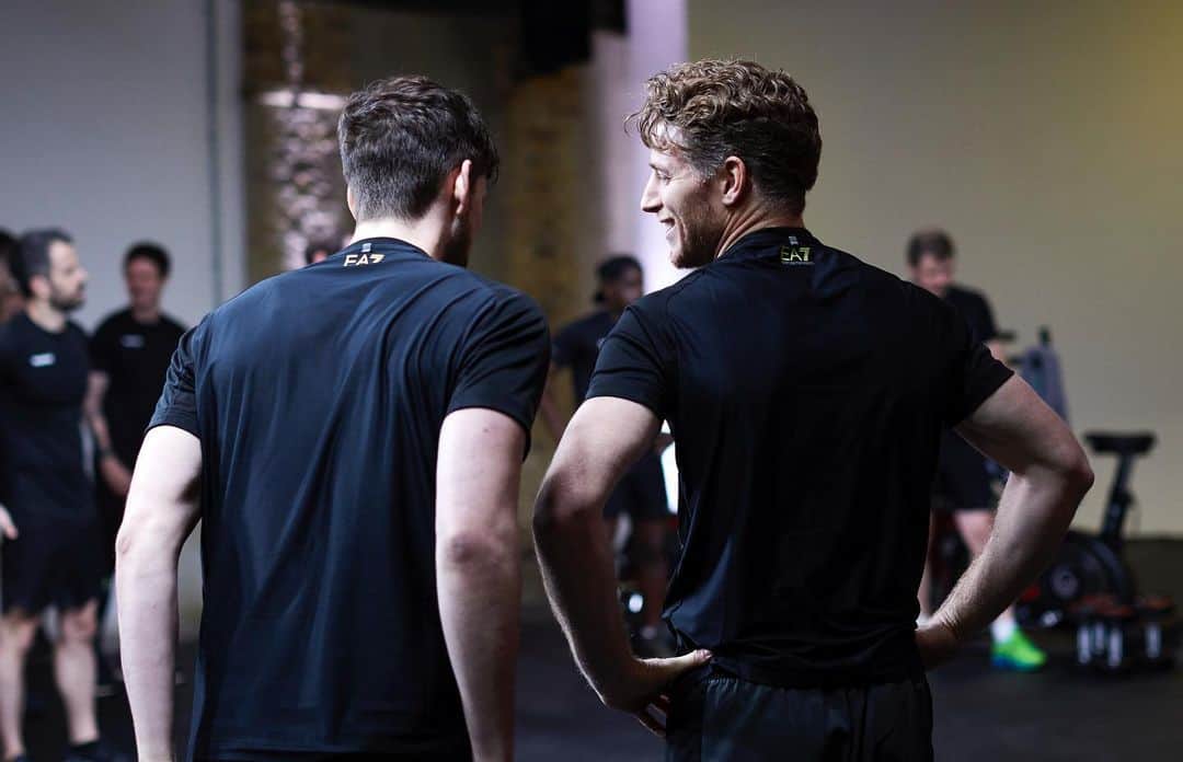 Armani Officialさんのインスタグラム写真 - (Armani OfficialInstagram)「Looking back at the #EA7 training sessions with @theandrew.tracey and @rogerframpton held in collaboration with @menshealthuk. The perfect inspiration for a weekend of sport and fun」6月8日 21時03分 - emporioarmani