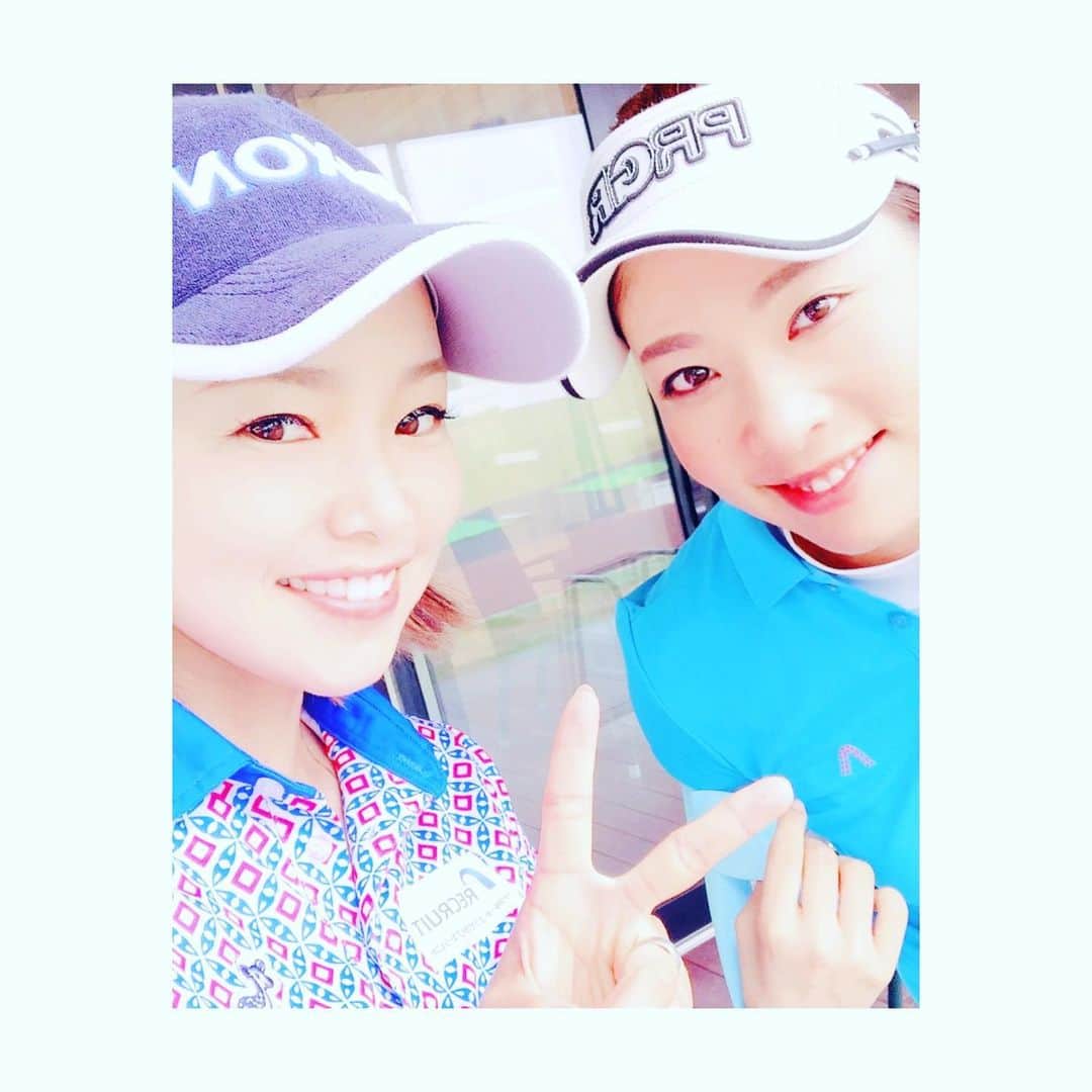 のインスタグラム：「☆ 久しぶり理香子♡ @1_rikako  可愛い😆  #女子プロゴルファー #lpga #プロアマ #リクルートエグゼクティブエージェント  #simmons #dunlop #srixon #asics @efficace_official」