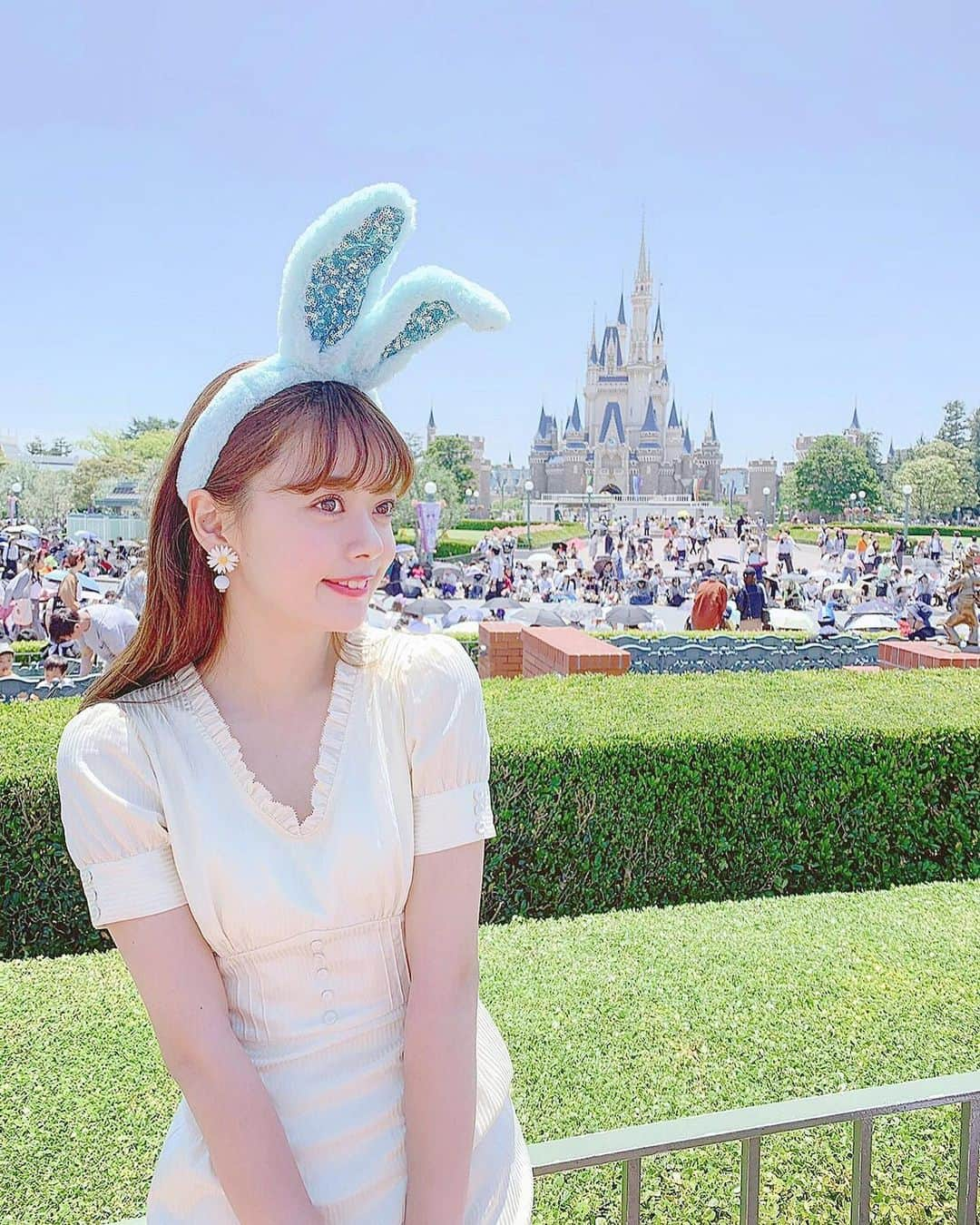 山崎春佳さんのインスタグラム写真 - (山崎春佳Instagram)「. with my sister @disneyland 🏰🧚🏻‍♀️💓✨ . #me #sister #disneyland #tokyo #tdl #disney #selfie #fun #bunny #easterbunny #tbt #smile #earrings #ladycoco #happy #ディズニー #ディズニーランド #シンデレラ城 #載せてなかったシリーズ #耳は何度も交換しながらつけました #笑」6月8日 21時16分 - haruka_yamazaki