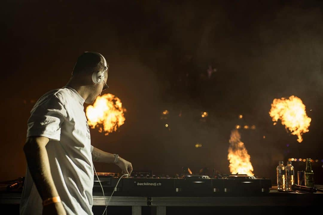 ロビン・シュルツさんのインスタグラム写真 - (ロビン・シュルツInstagram)「Thank you @caribanafestival 🔥🔥🔥」6月8日 21時38分 - robin__schulz