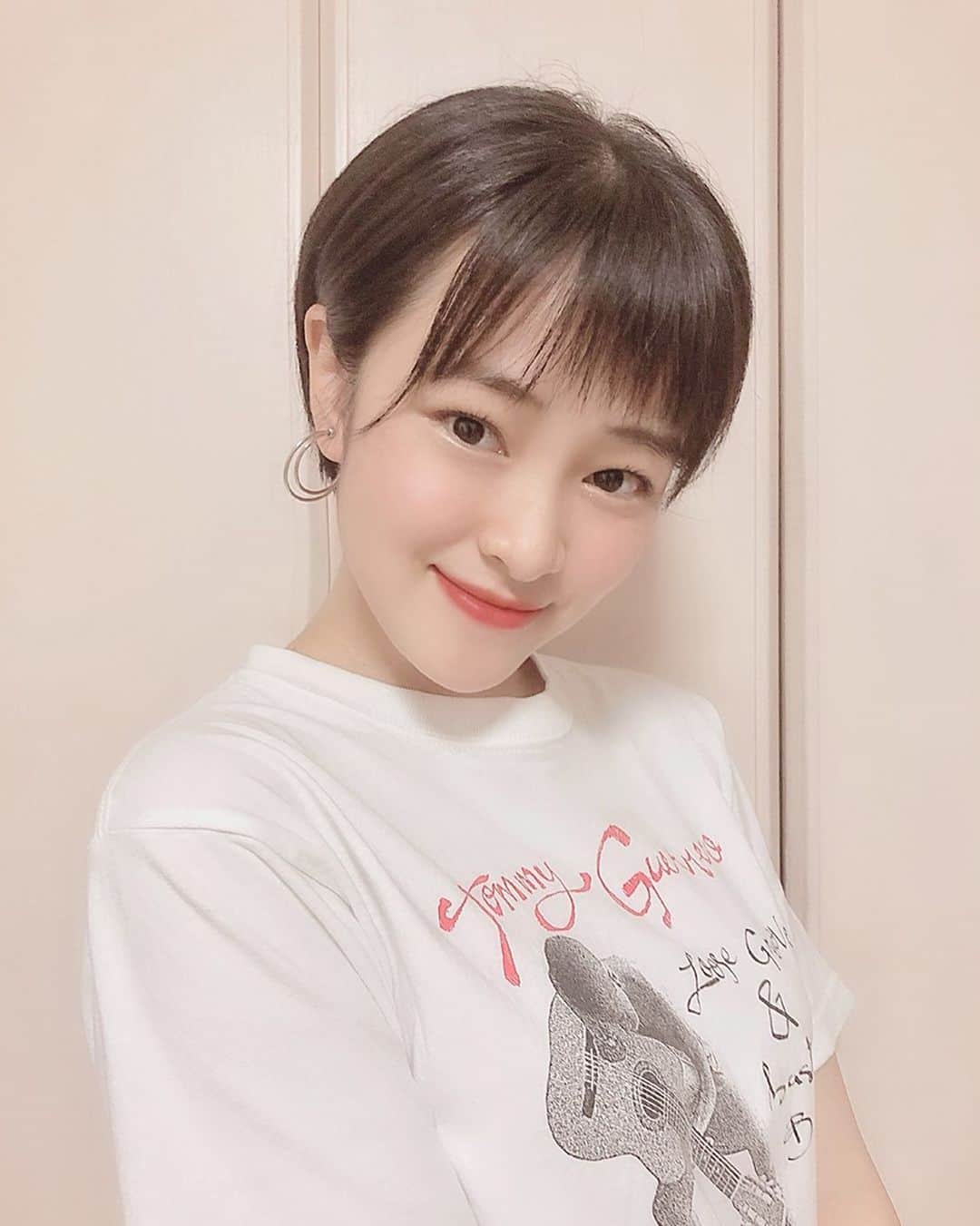 amiのインスタグラム：「❤︎new hair❤︎ #hair #cut #hairdresser #shorthair #blackhair #instapic」