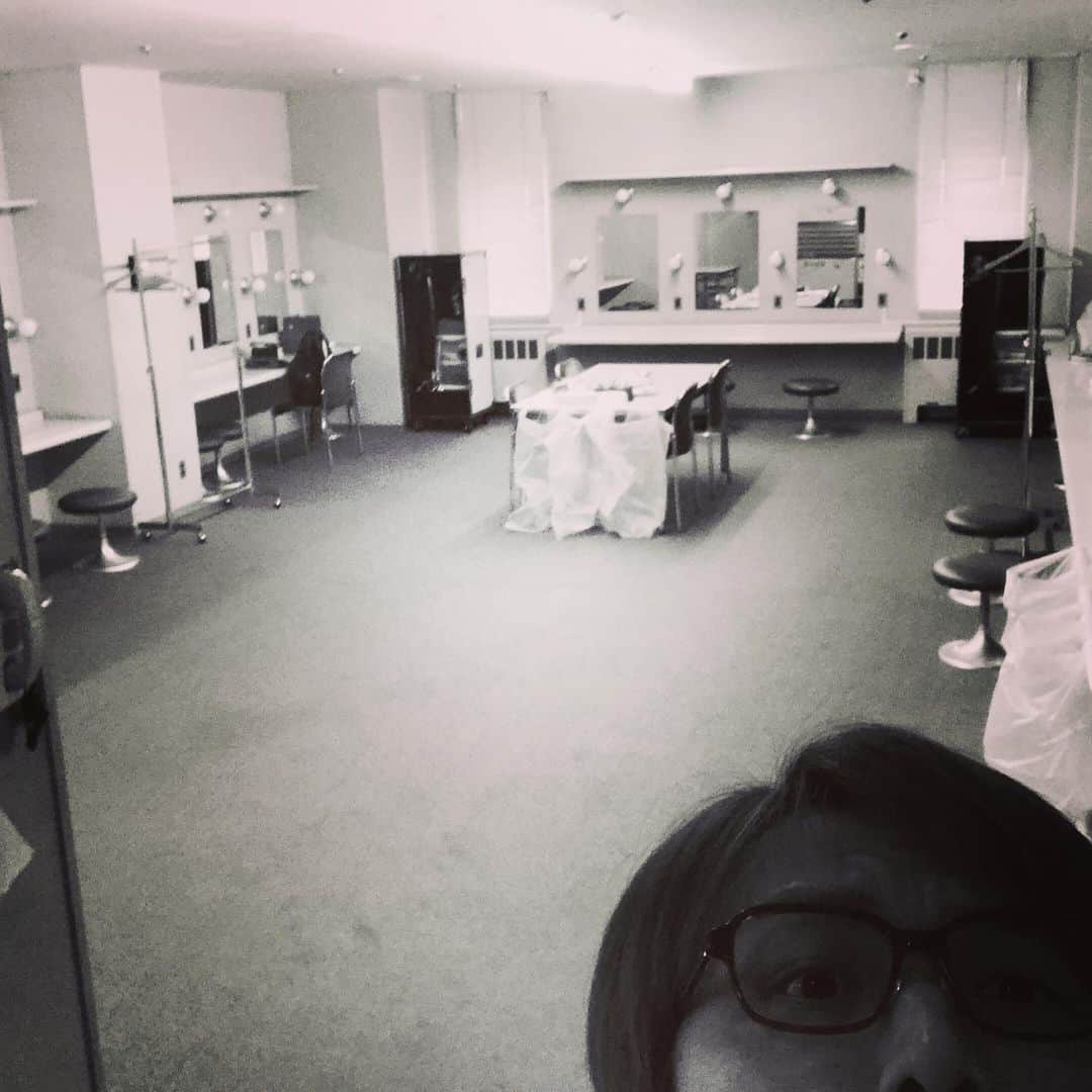 ただすけのインスタグラム：「THE ALFEE@ホクト文化ホール終了！ 楽屋広ーい✨ 今日からイヤモニにヘッドホンアンプを使い始めました。 すんごい！ 何故今まで使わなかったのか。 明日も楽しみです！」