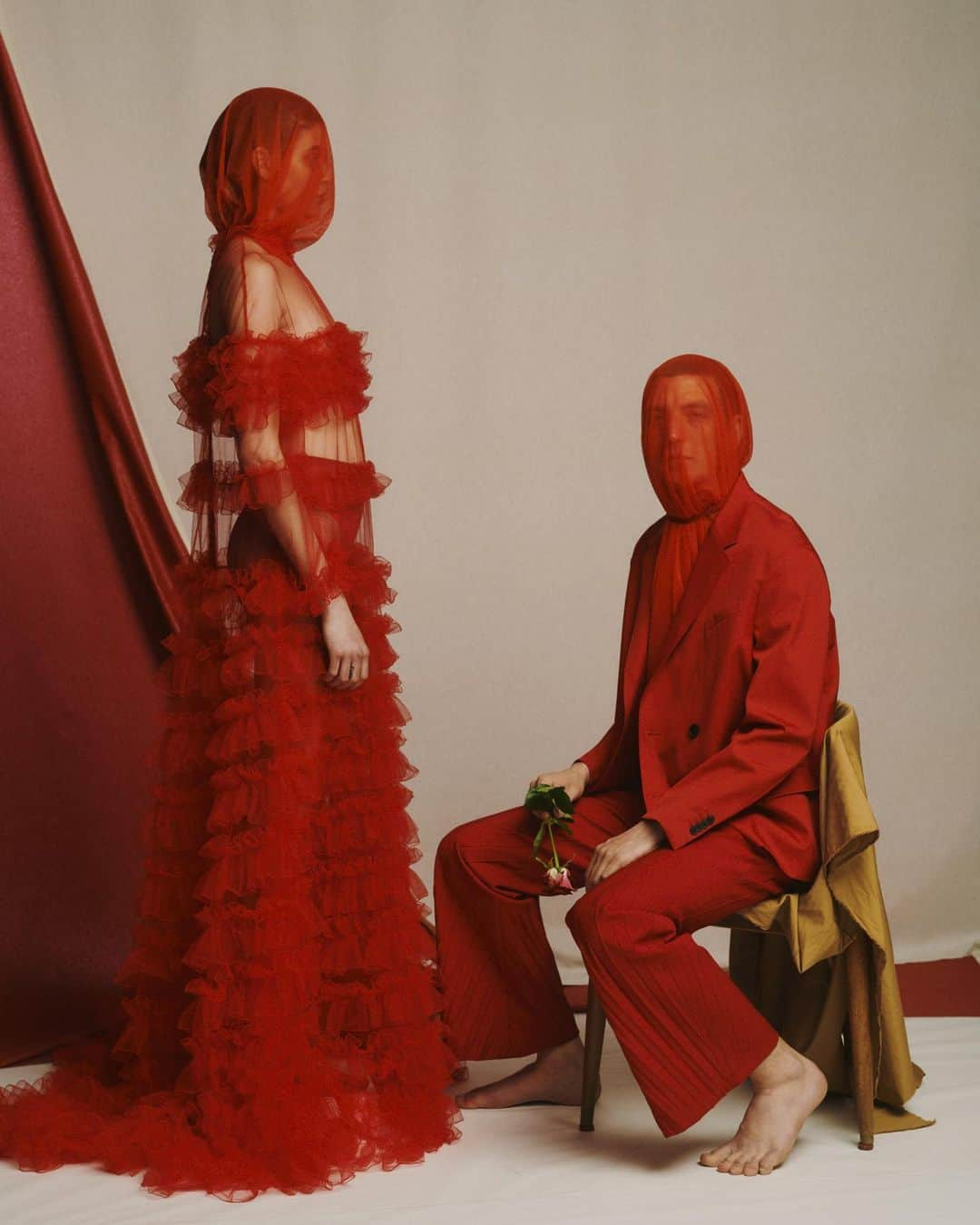 Valentinoさんのインスタグラム写真 - (ValentinoInstagram)「@them_magazine ’s 2019 Special Issue “VALENTINO” included “Il rosso è il colore dell’amore!” an all-red story, featuring a dress and suit from #ValentinoPreFall19.  Shot by @mitsuo_okamoto, with styling by @junko584 and hair and makeup by @shinyakawamurashinyakawamura. #VRosso #ThemMagazine」6月8日 21時52分 - maisonvalentino