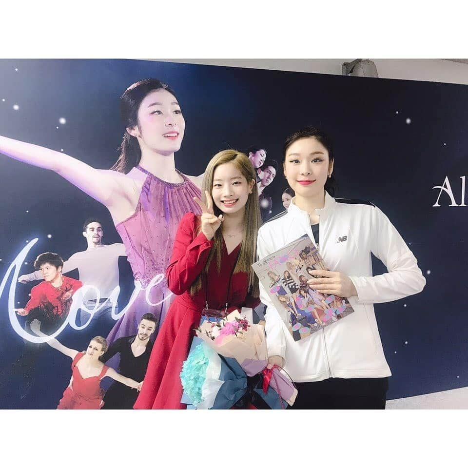 TWICEさんのインスタグラム写真 - (TWICEInstagram)「#allthatskate2019 #올댓스케이트  너무너무 잘 봤습니다👍 이렇게 뵙게 되어 영광이였어요 그저 퀸 연아님...⭐️」6月8日 21時49分 - twicetagram