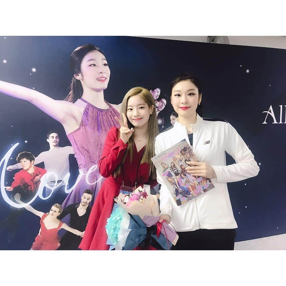 TWICEさんのインスタグラム写真 - (TWICEInstagram)「#allthatskate2019 #올댓스케이트  너무너무 잘 봤습니다👍 이렇게 뵙게 되어 영광이였어요 그저 퀸 연아님...⭐️」6月8日 21時49分 - twicetagram