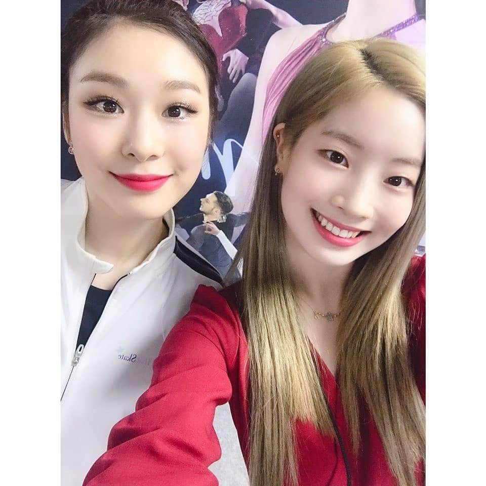 TWICEさんのインスタグラム写真 - (TWICEInstagram)「#allthatskate2019 #올댓스케이트  너무너무 잘 봤습니다👍 이렇게 뵙게 되어 영광이였어요 그저 퀸 연아님...⭐️」6月8日 21時49分 - twicetagram