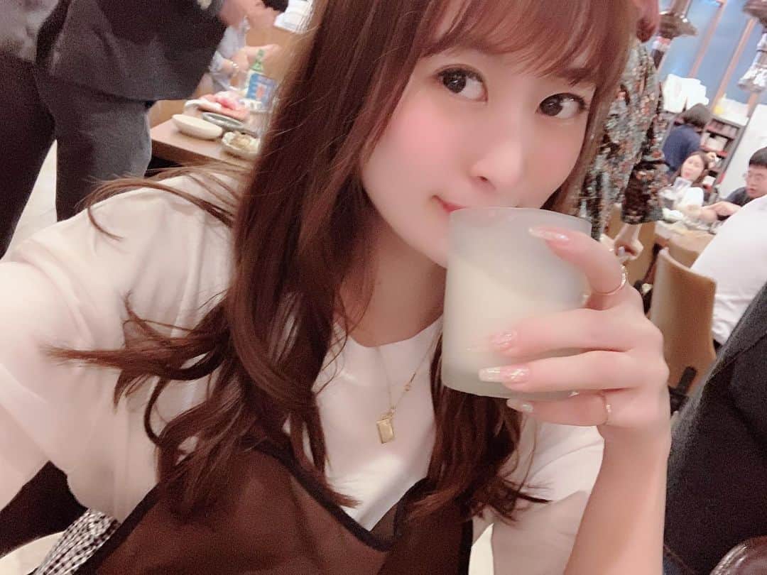 三浦亜莉沙さんのインスタグラム写真 - (三浦亜莉沙Instagram)「.﻿ 夜ごはんはマッコリで乾杯🇰🇷💗﻿ .﻿ .﻿ #旅行 #韓国旅行 #韓国﻿ #マッコリ #サムギョプサル﻿」6月8日 22時01分 - arisa_0720