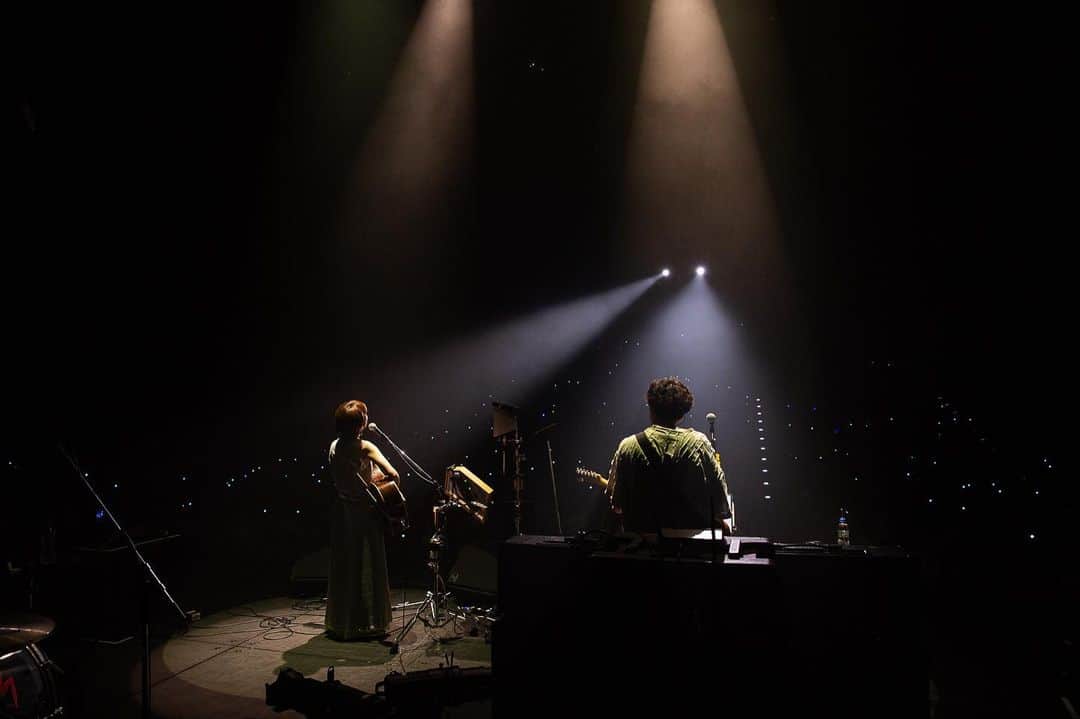 のインスタグラム：「. 2019.06.08 「moumoon live tour 2019 -NEWMOON-」 東京・恵比寿ザ・ガーデンホール ツアー2日目!! Thank you!! . #moumoon #NEWMOON #東京 #恵比寿 #ガーデンホール」
