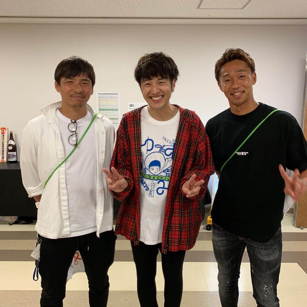 清武弘嗣のインスタグラム：「乾くんとゆずさんのライブに行ってきました。 ただただ、よかったの一言。 そして、すごい楽しめました！ 北川さんにも会わせていただき、本当に嬉しかったです。 本当にありがとうございました😊 . #ゆずサイコー #ゆずまん  #REIWA #YUZU」