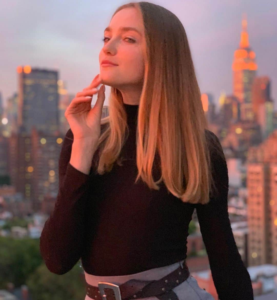 ヴラダ・ロスリャコヴァのインスタグラム：「✨✨✨」