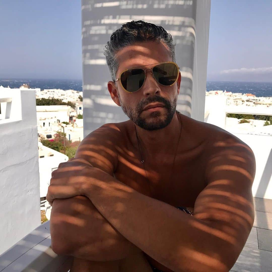 Rodner Figueroaさんのインスタグラム写真 - (Rodner FigueroaInstagram)「Daydreaming!!! Soñando despierto!!! #summergoals #summer #summertime #mykonos #rochari #rodnerfigueroa」6月8日 22時14分 - rodnerfigueroa