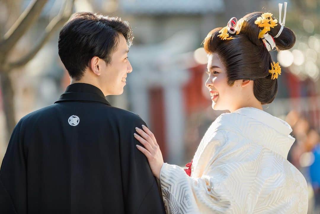 JUNO TENJINさんのインスタグラム写真 - (JUNO TENJINInstagram)「日本古来では、白は太陽の色とされ、神聖な色とされていました。 白無垢に決意を込めて、新しい日々を大切な人と歩き出すその時に、相応しいお衣装をJUNO神社婚は提案いたします。 . 【JUNO神社婚相談会】﻿﻿ 毎週月・木・土・日 10時～18時﻿﻿ JUNO天神本店、JUNO熊本店にて神社相談会を行っております。﻿﻿ ※予約制になります。﻿﻿ ・白無垢、色打掛合わせのご案内﻿﻿ ・プランご説明　（プラン12万円～）﻿﻿ ・当日までの流れ﻿﻿ ・当日神社でのサポート内容﻿﻿ ・お食事のご案内﻿﻿ etc... 何でもご相談下さい。 . 【櫛田神社 見学相談会】 6月22日 6月23日 JUNO神社プランナーと一緒に 櫛田神社を見学しながら、挙式当日をイメージしていただけるフェアです。  プランやお見積りのご案内、タイムスケジュールの作成など、しっかりご説明いたします。 気になる方は、ぜひご参加くださいませ。 . △ご予約方法△﻿﻿ @juno_jinjakon ホーム画面のURL﻿﻿ よりお待ちしております。﻿﻿ *﻿﻿ -----------------------------------------﻿﻿ 【JUNO（ジュノ）】では福岡・熊本で#神社婚 をプロデュースしています。 *﻿﻿ ﻿﻿ #juno神社婚#juno和婚﻿﻿ *﻿﻿ *﻿﻿ ☏0120-791-259﻿﻿ 天神本店・熊本店にて受付中﻿﻿ *﻿﻿ ≪福岡≫プロデュース可能な神社﻿﻿ #護国神社﻿﻿ #住吉神社﻿﻿ #櫛田神社﻿﻿ #太宰府天満宮﻿﻿ #警固神社﻿﻿ #香椎宮﻿﻿ #宮地嶽神社 ﻿﻿ #宗像大社﻿﻿ *﻿﻿ ≪熊本≫ プロデュース可能な神社﻿﻿ #加藤神社﻿﻿ #健軍神社 ﻿﻿ #藤崎八旛宮﻿﻿ #阿蘇神社﻿﻿ *﻿﻿ *﻿﻿ *﻿﻿ #福岡花嫁#熊本花嫁 #和婚#神社式 ﻿﻿ #神前式#japanesewedding #洋髪 #福岡プレ花嫁 #プレ花嫁 #大人花嫁#和装前撮り#和装前撮りロケーション#日本の結婚式」6月9日 7時50分 - juno_tenjin