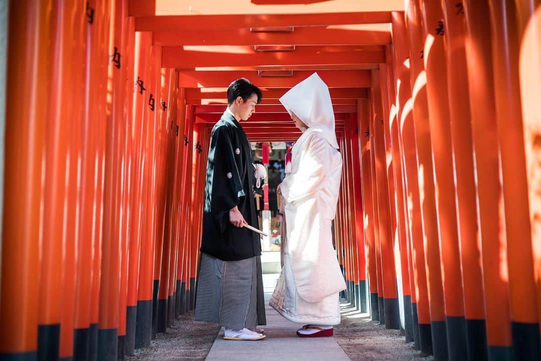 JUNO TENJINさんのインスタグラム写真 - (JUNO TENJINInstagram)「日本古来では、白は太陽の色とされ、神聖な色とされていました。 白無垢に決意を込めて、新しい日々を大切な人と歩き出すその時に、相応しいお衣装をJUNO神社婚は提案いたします。 . 【JUNO神社婚相談会】﻿﻿ 毎週月・木・土・日 10時～18時﻿﻿ JUNO天神本店、JUNO熊本店にて神社相談会を行っております。﻿﻿ ※予約制になります。﻿﻿ ・白無垢、色打掛合わせのご案内﻿﻿ ・プランご説明　（プラン12万円～）﻿﻿ ・当日までの流れ﻿﻿ ・当日神社でのサポート内容﻿﻿ ・お食事のご案内﻿﻿ etc... 何でもご相談下さい。 . 【櫛田神社 見学相談会】 6月22日 6月23日 JUNO神社プランナーと一緒に 櫛田神社を見学しながら、挙式当日をイメージしていただけるフェアです。  プランやお見積りのご案内、タイムスケジュールの作成など、しっかりご説明いたします。 気になる方は、ぜひご参加くださいませ。 . △ご予約方法△﻿﻿ @juno_jinjakon ホーム画面のURL﻿﻿ よりお待ちしております。﻿﻿ *﻿﻿ -----------------------------------------﻿﻿ 【JUNO（ジュノ）】では福岡・熊本で#神社婚 をプロデュースしています。 *﻿﻿ ﻿﻿ #juno神社婚#juno和婚﻿﻿ *﻿﻿ *﻿﻿ ☏0120-791-259﻿﻿ 天神本店・熊本店にて受付中﻿﻿ *﻿﻿ ≪福岡≫プロデュース可能な神社﻿﻿ #護国神社﻿﻿ #住吉神社﻿﻿ #櫛田神社﻿﻿ #太宰府天満宮﻿﻿ #警固神社﻿﻿ #香椎宮﻿﻿ #宮地嶽神社 ﻿﻿ #宗像大社﻿﻿ *﻿﻿ ≪熊本≫ プロデュース可能な神社﻿﻿ #加藤神社﻿﻿ #健軍神社 ﻿﻿ #藤崎八旛宮﻿﻿ #阿蘇神社﻿﻿ *﻿﻿ *﻿﻿ *﻿﻿ #福岡花嫁#熊本花嫁 #和婚#神社式 ﻿﻿ #神前式#japanesewedding #洋髪 #福岡プレ花嫁 #プレ花嫁 #大人花嫁#和装前撮り#和装前撮りロケーション#日本の結婚式」6月9日 7時51分 - juno_tenjin