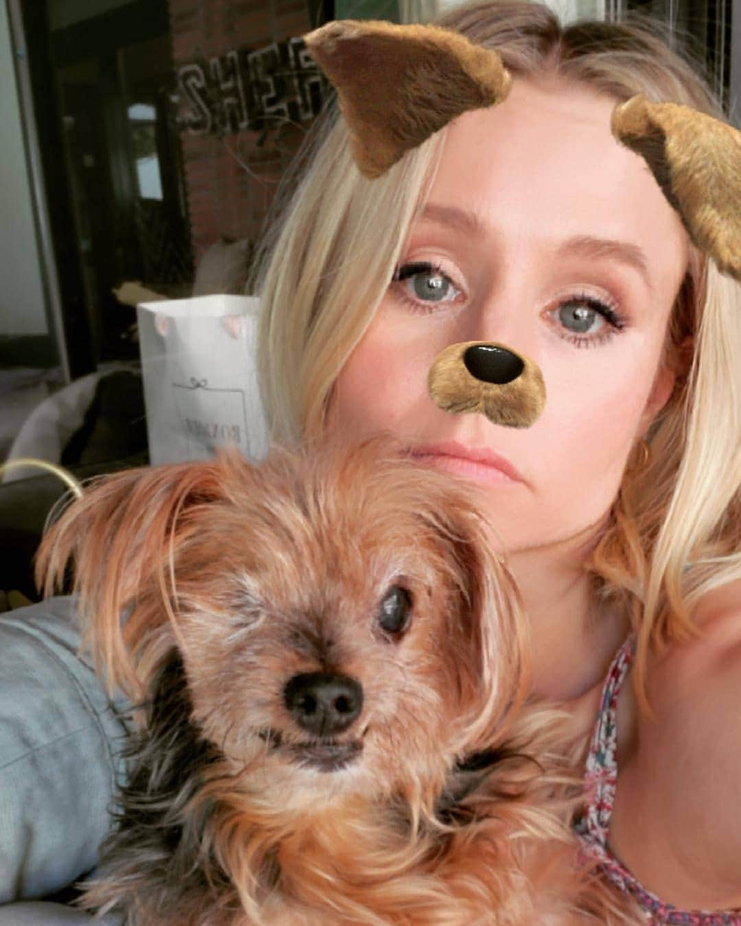 クリスティン・ベルさんのインスタグラム写真 - (クリスティン・ベルInstagram)「Barb and I are both so disappointed these filters dont work on dog faces.」6月9日 8時11分 - kristenanniebell