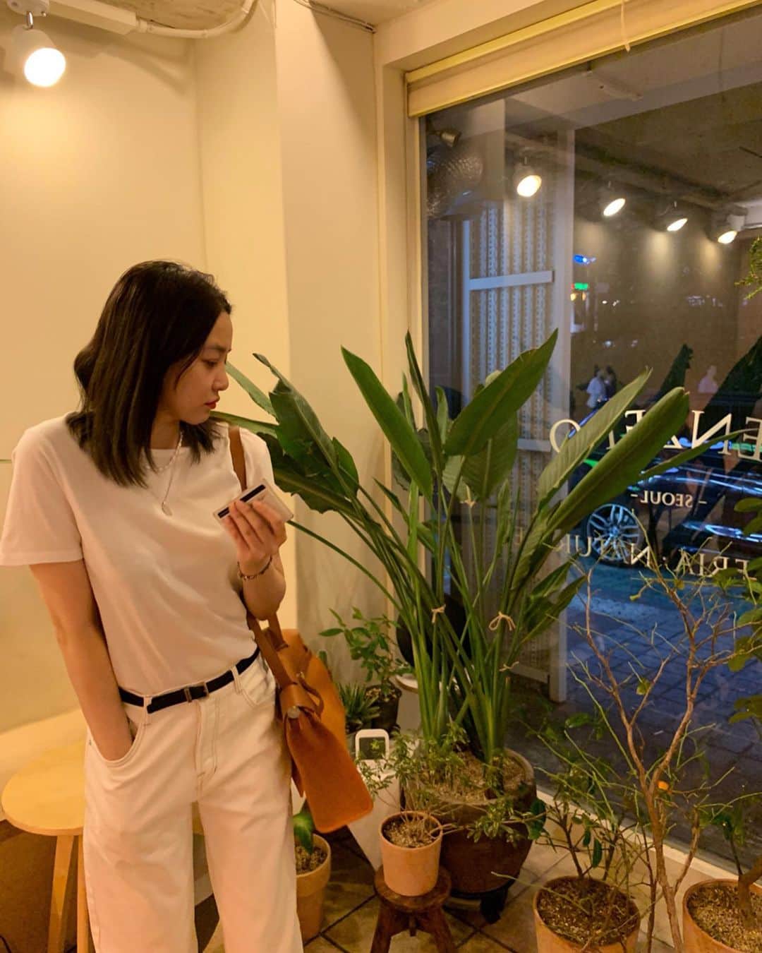 ジュヨン さんのインスタグラム写真 - (ジュヨン Instagram)「휴일에 나는 왜 이렇게 일찍 일어났을까? 이건 어제 맛있는 아이스크림먹으러 ✨」6月9日 8時55分 - jupppal