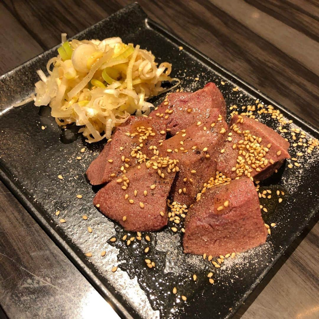 工藤采佳さんのインスタグラム写真 - (工藤采佳Instagram)「おはようございます！ 朝から焼肉の投稿を😋 今晩、絶対焼肉行きたくなるやつw たまに、スタミナ付けるために ガツンと焼肉を食べに行ってます！ めっちゃ美味しいし、 コスパが良すぎるお店でした✨ 個人的に白菜の浅漬けキムチおすすめ！←ツッコミ待ちw キャベツとねぎ塩食べ放題なの！ 撮るの忘れたけど、、、📸 . . . . . . . . . #焼肉#ご褒美#外食#たまには#肉女子#幸せ#グルメ#渋谷#パワー#肉#お肉#毎日食べれる#大好き#ユッケ#豚レバー#牛タン#ロース#丸腸#ホルモン#ミノ#白菜#浅漬け#キムチ#ナムル#絶品#飯テロ#beef#gourmet#japanesefood#instafood」6月9日 8時56分 - kudo__ayaka