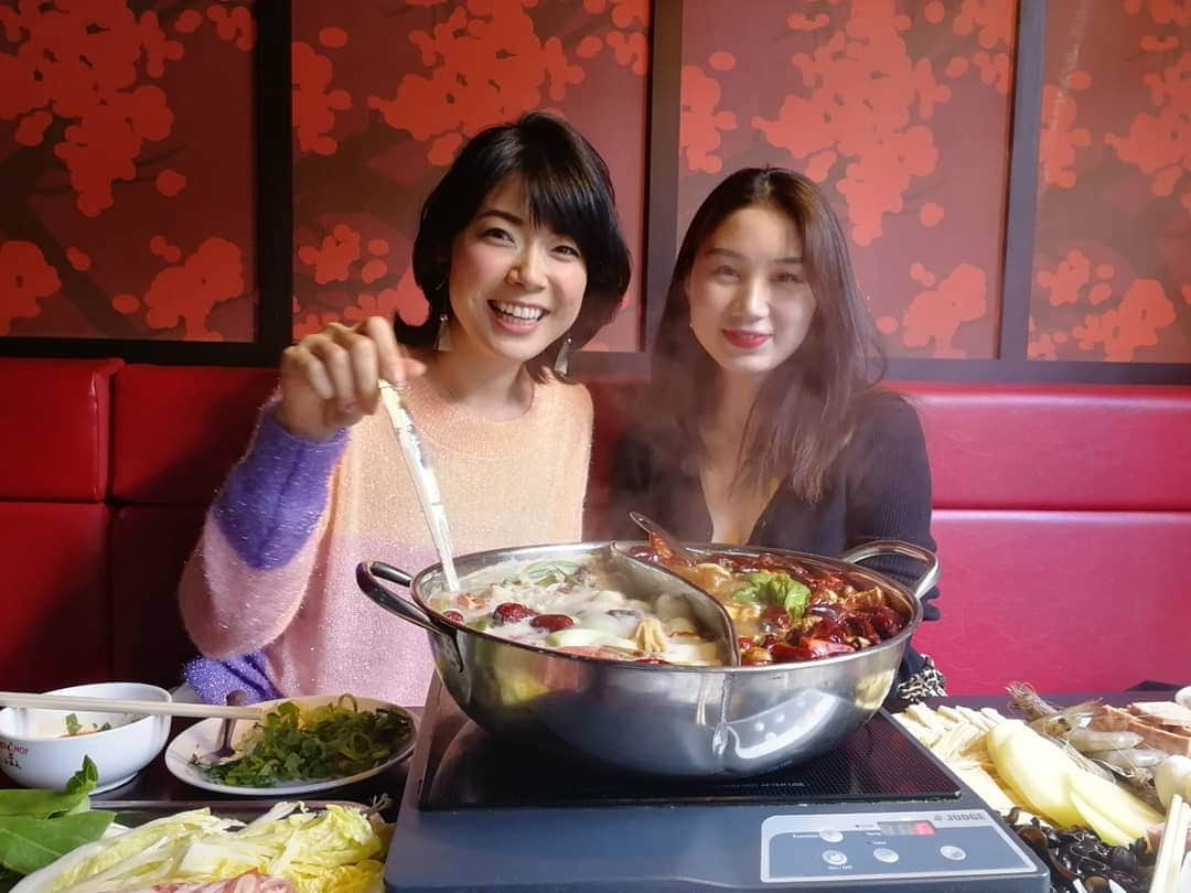 桐島瑞希さんのインスタグラム写真 - (桐島瑞希Instagram)「Hot pot lunch with lovely @yyyvanessa_ 🌶️❤️🌶️❤️🌶️❤️ #hotpot #火鍋 #euston #ユーストン #london ##イギリス旅行 #イギリス生活 #海外在住 #ロンドン #ロンドン在住 #ロンドン生活 #ロンドン暮らし #ロンドン旅行」6月9日 0時30分 - mizkirisiii