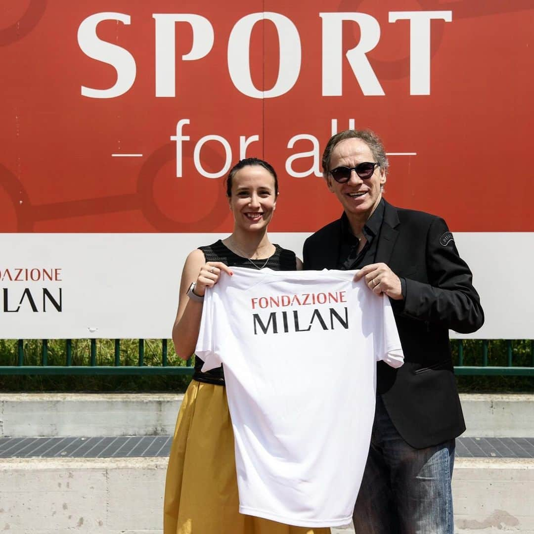 ACミランさんのインスタグラム写真 - (ACミランInstagram)「#FondazioneMilan’s Sport4All end of season party with more than 400 youngsters enjoying sports without barriers with special guests Franco Baresi and @massimoambrosini 👋🏻👋🏻 La festa di fine stagione di "Sport4All" al centro sportivo @weareplaymore con oltre 400 ragazzi, con e senza disabilità, che hanno giocato insieme per uno sport senza barriere 🙌」6月9日 0時24分 - acmilan