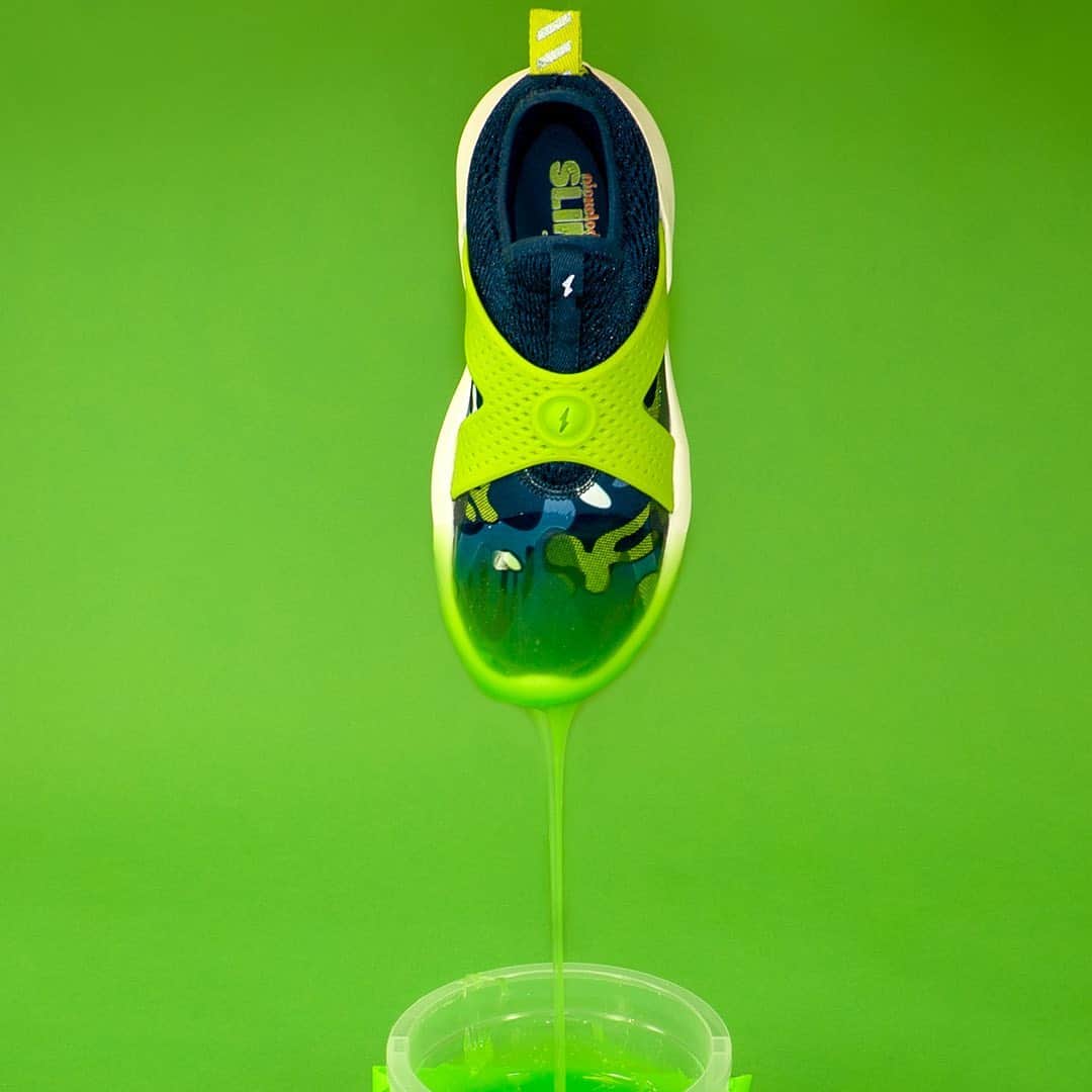 Foot Lockerさんのインスタグラム写真 - (Foot LockerInstagram)「Super Heroic x Nickelodeon SLIME ⚡ Glitch green and Light Speed pink came thru dripping. Now with added SLIME! 💚 Stretch it, mold it, squeeze it, throw it at villains, the messier the better! -----⠀⠀ SHOP TMBLR v2.0 SLIME NOW AT SELECT STORES OR ONLINE AT @kidsfootlocker today. #SuperHeroic #Nickelodeon」6月9日 0時27分 - footlocker