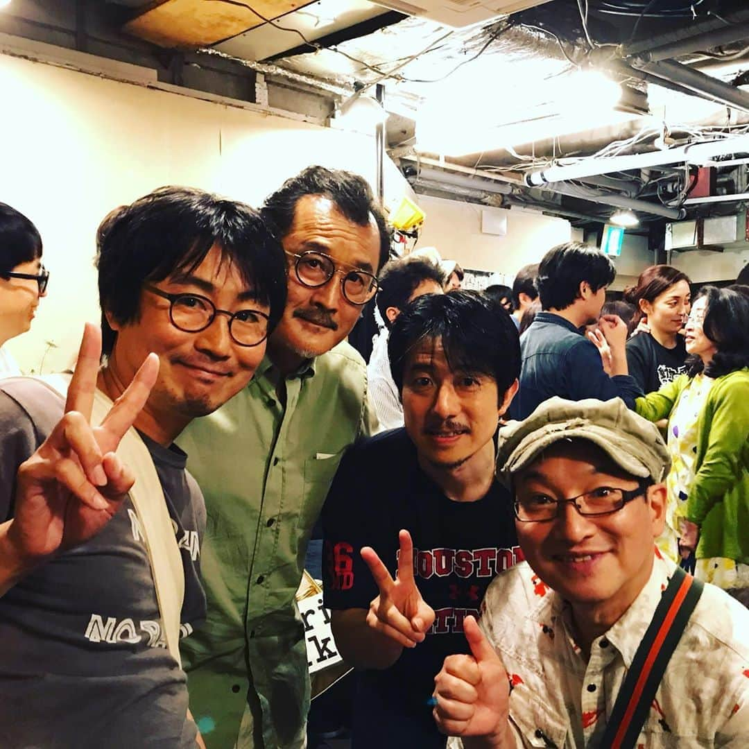 中山祐一朗さんのインスタグラム写真 - (中山祐一朗Instagram)「動物電気！最高！もうフェスだね！また再来年！かな！ 長い付き合いだけど高橋拓自と写真撮ったの初めてかも(^^) フェスにしては重鎮な #吉田鋼太郎 先輩と #昇太 師匠と^_^」6月9日 0時38分 - yuurou99