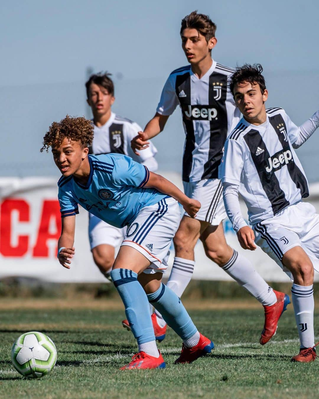 ニューヨーク・シティFCさんのインスタグラム写真 - (ニューヨーク・シティFCInstagram)「🇪🇸 | #NYCFC U-14s continued their Wanda Cup campaign 🆚 @juventus and @fcporto today in Madrid 🏆 #ForTheCity」6月9日 1時04分 - nycfc