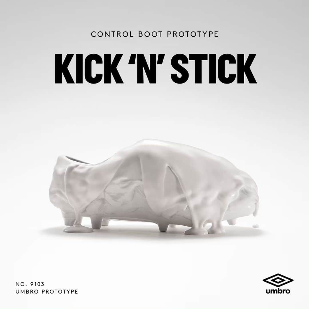 UMBROさんのインスタグラム写真 - (UMBROInstagram)「The ‘Kick N Stick’. A boot engineered with a patented glue-based upper to trap the ball dead. Tag a mate who needs these boots. . Coming soon. #UXAccuro3 #umbro #umbrofootball」6月9日 0時56分 - umbro