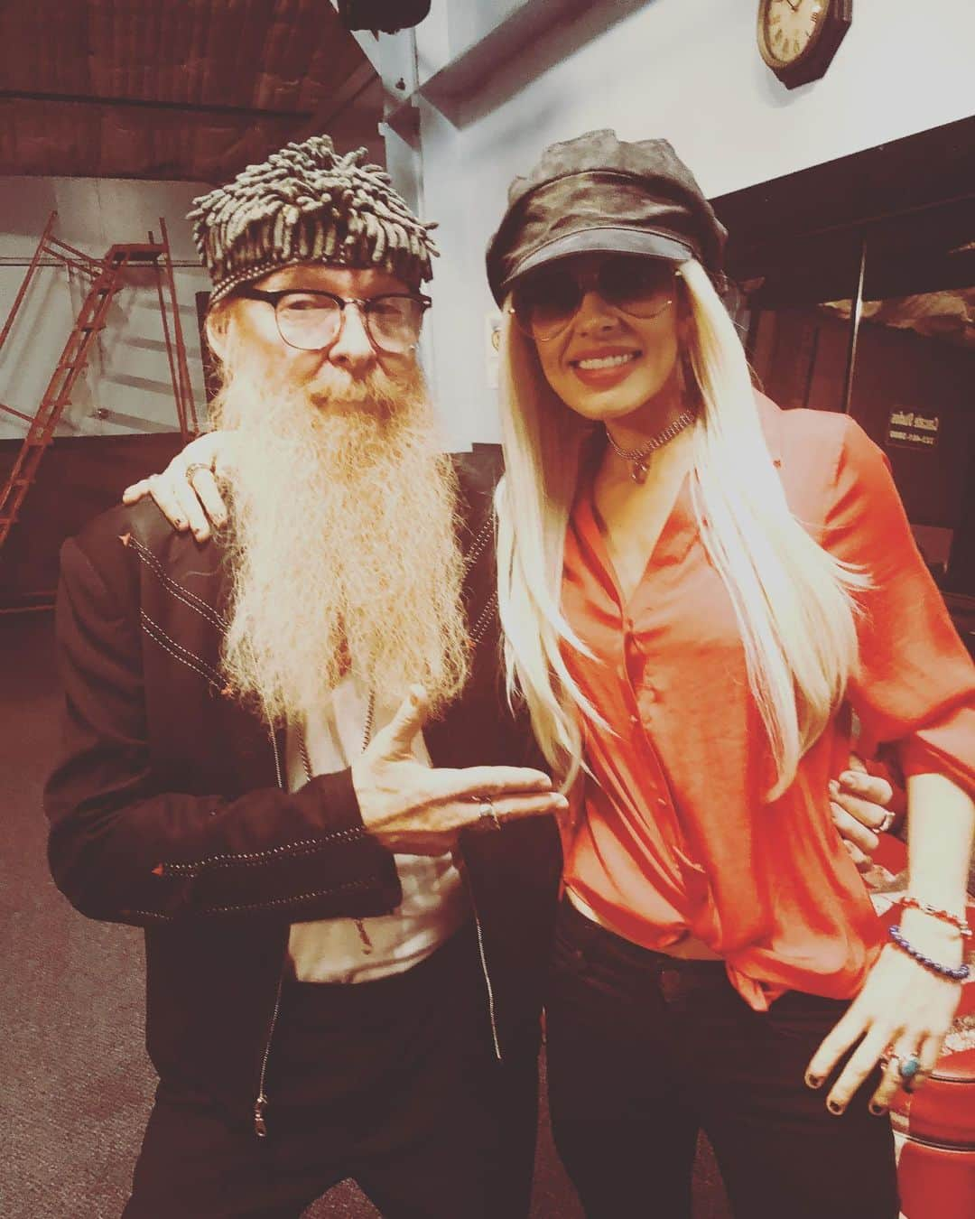 オリアンティさんのインスタグラム写真 - (オリアンティInstagram)「#tbs hanging with one of my favorite guitar players , legend @billyfgibbons」6月9日 0時59分 - iamorianthi