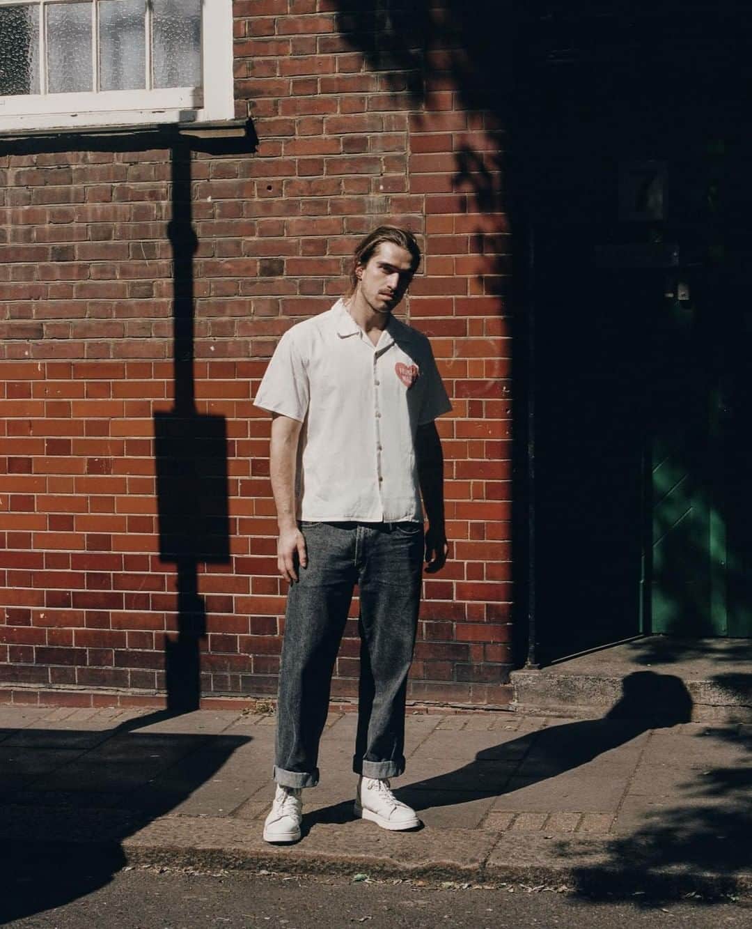 MR PORTERのインスタグラム：「🍜 + ❤️⠀ -⠀ Mr @guillaumequeau in the @humanmade Yokosuka Camp-Collar Printed Twill Shirt (1128422). 📷 Mr @garconjon #MRPORTERTheJapanEdit」
